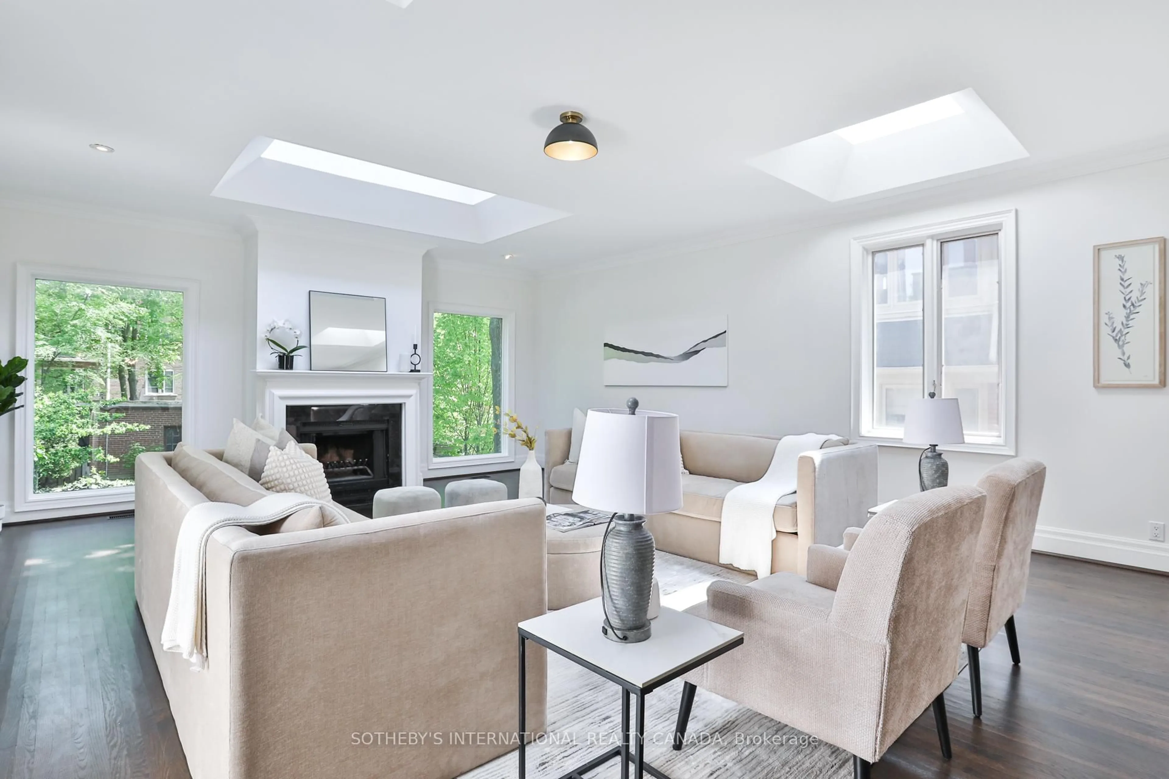 Living room with furniture, unknown for 91 Glen Rd, Toronto Ontario M4W 2V5