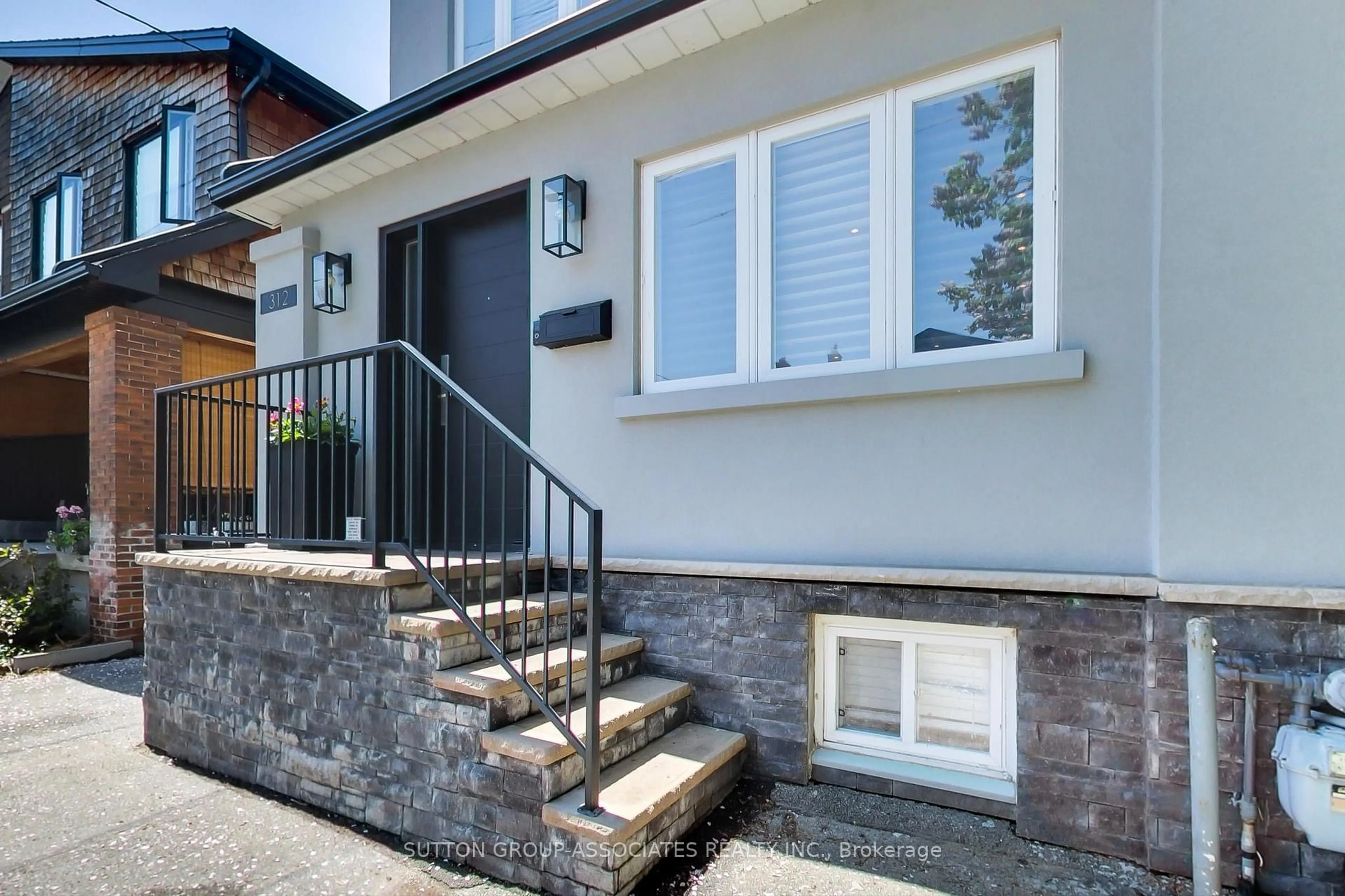 Unknown for 312 Glenholme Ave, Toronto Ontario M6E 3C8