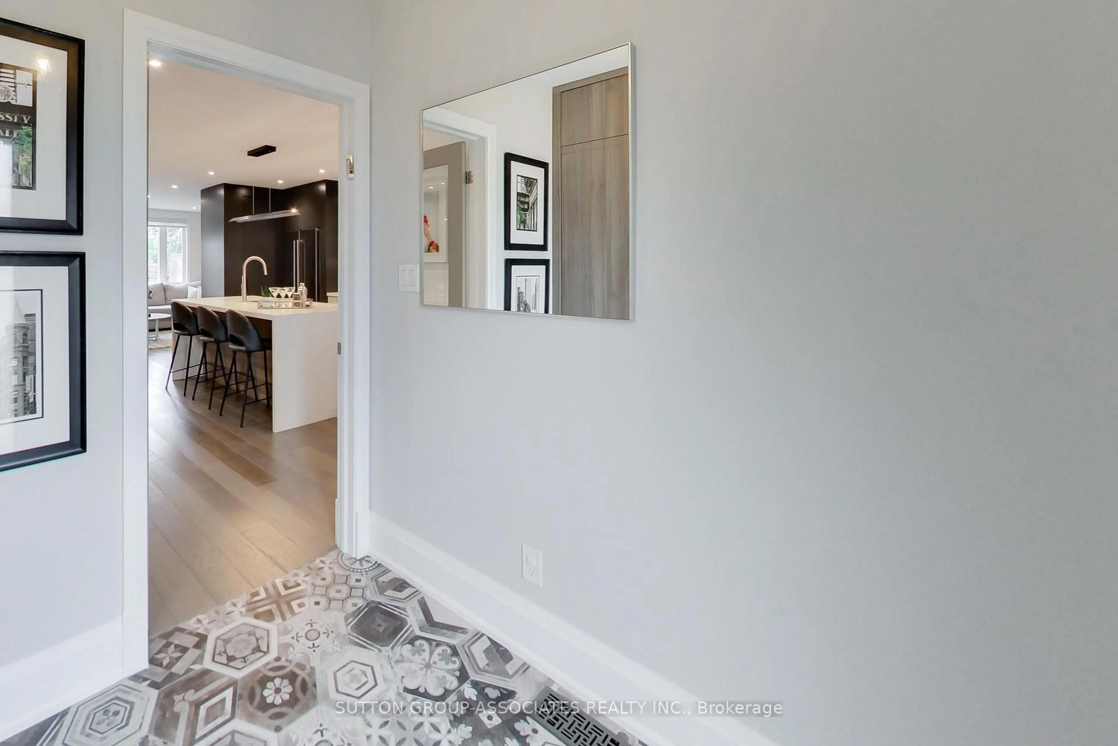 Indoor entryway for 312 Glenholme Ave, Toronto Ontario M6E 3C8