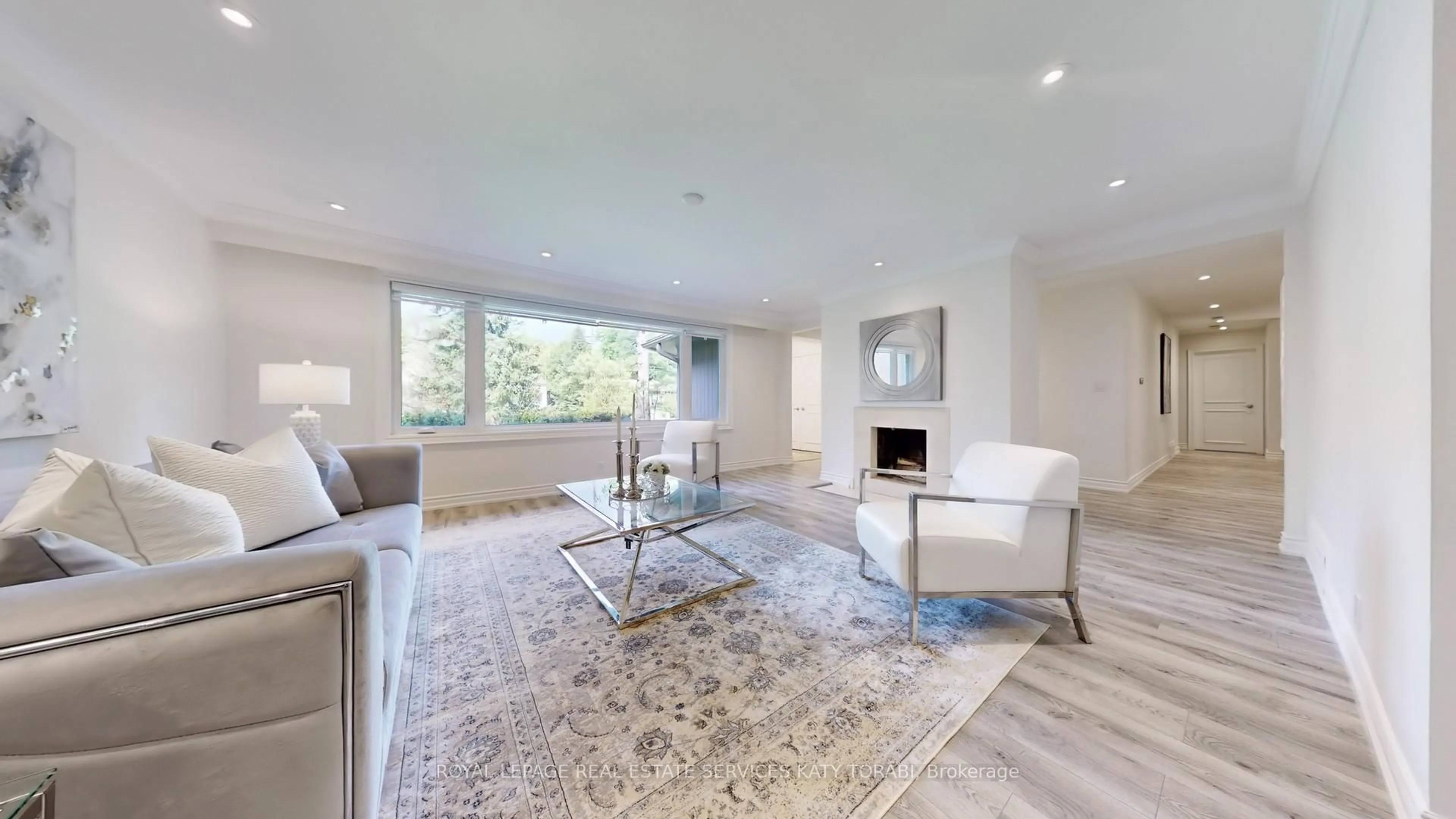 Living room with furniture, unknown for 15 Farrington Dr, Toronto Ontario M2L 2B4