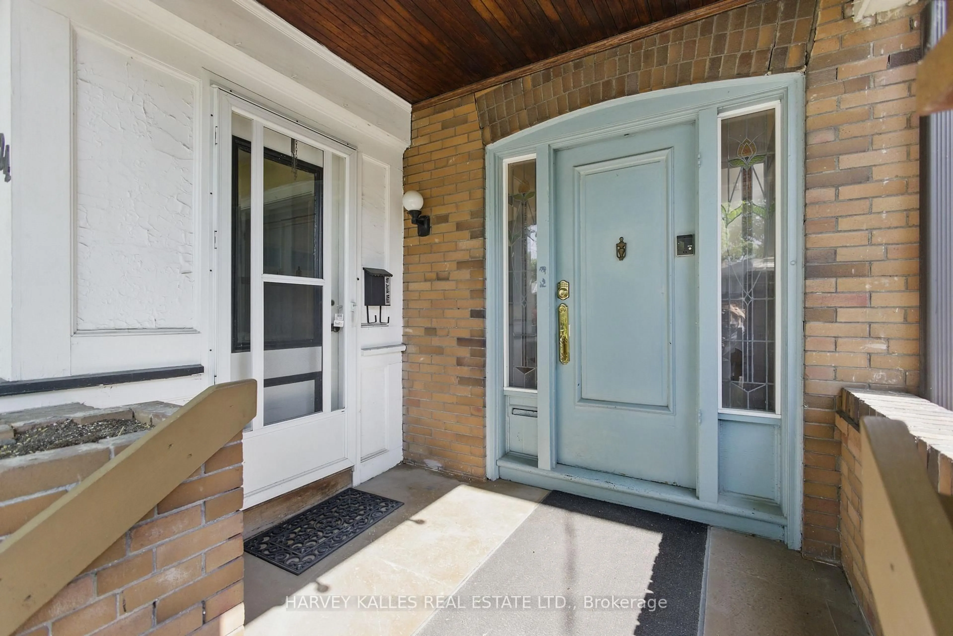 Indoor entryway for 24 Yonge Blvd, Toronto Ontario M5M 3G5
