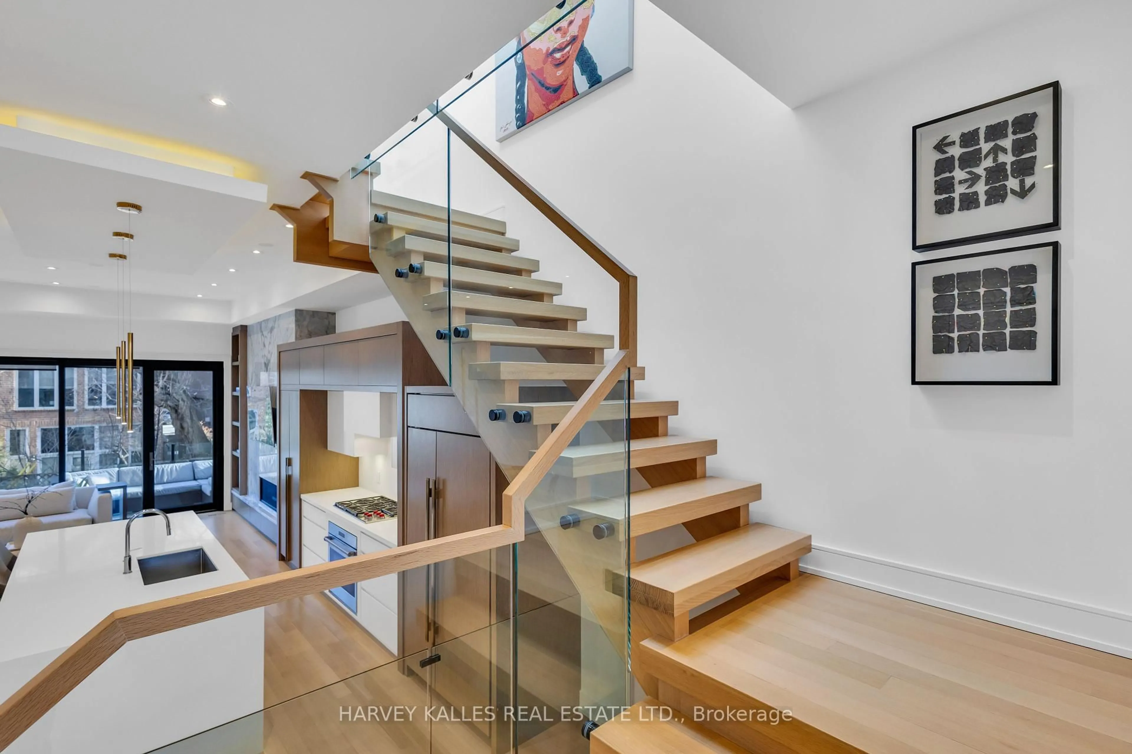 Stairs for 245 Brookdale Ave, Toronto Ontario M5M 1P6