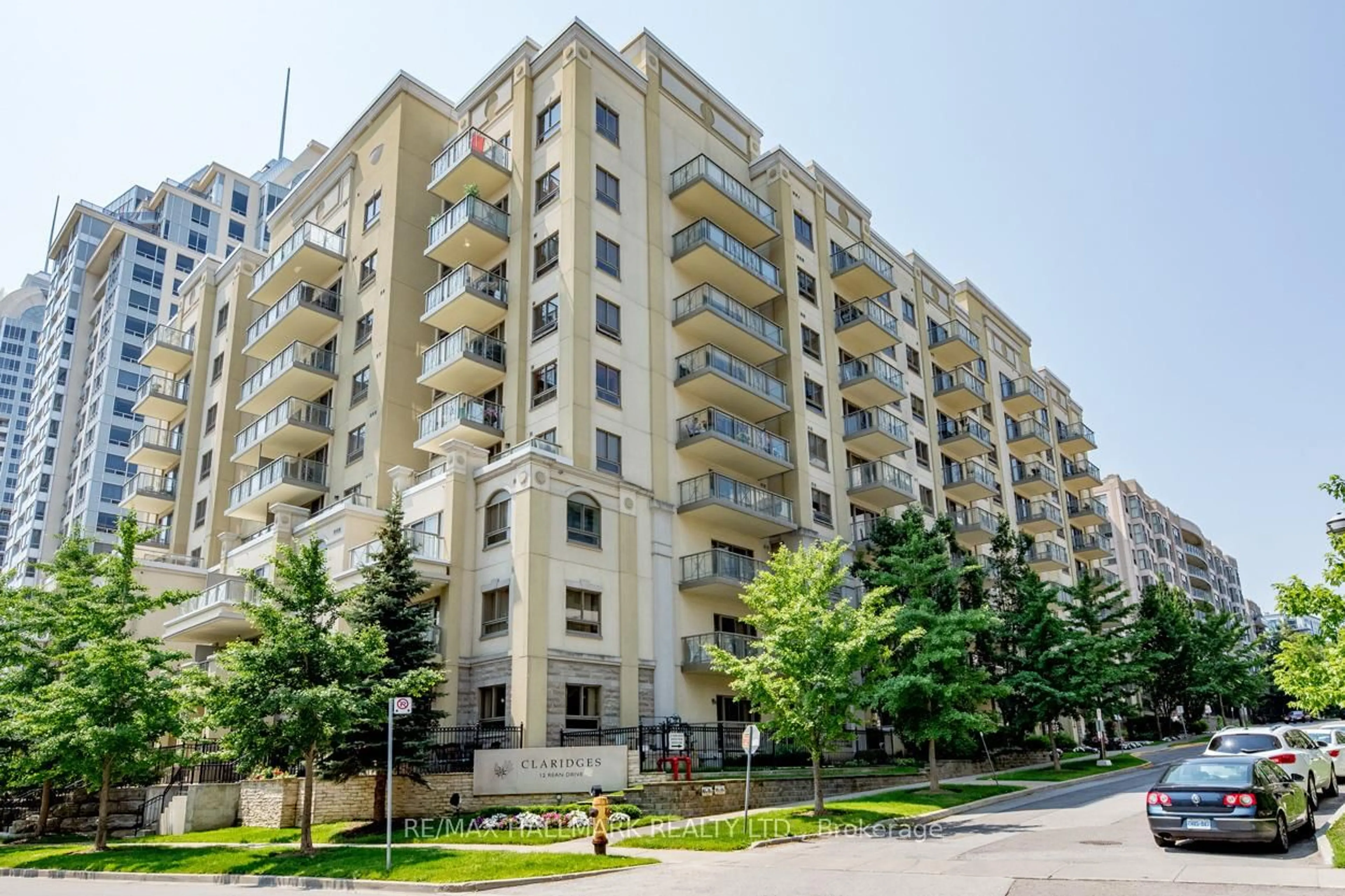 Patio, building for 12 Rean Dr #302, Toronto Ontario M2K 3C6