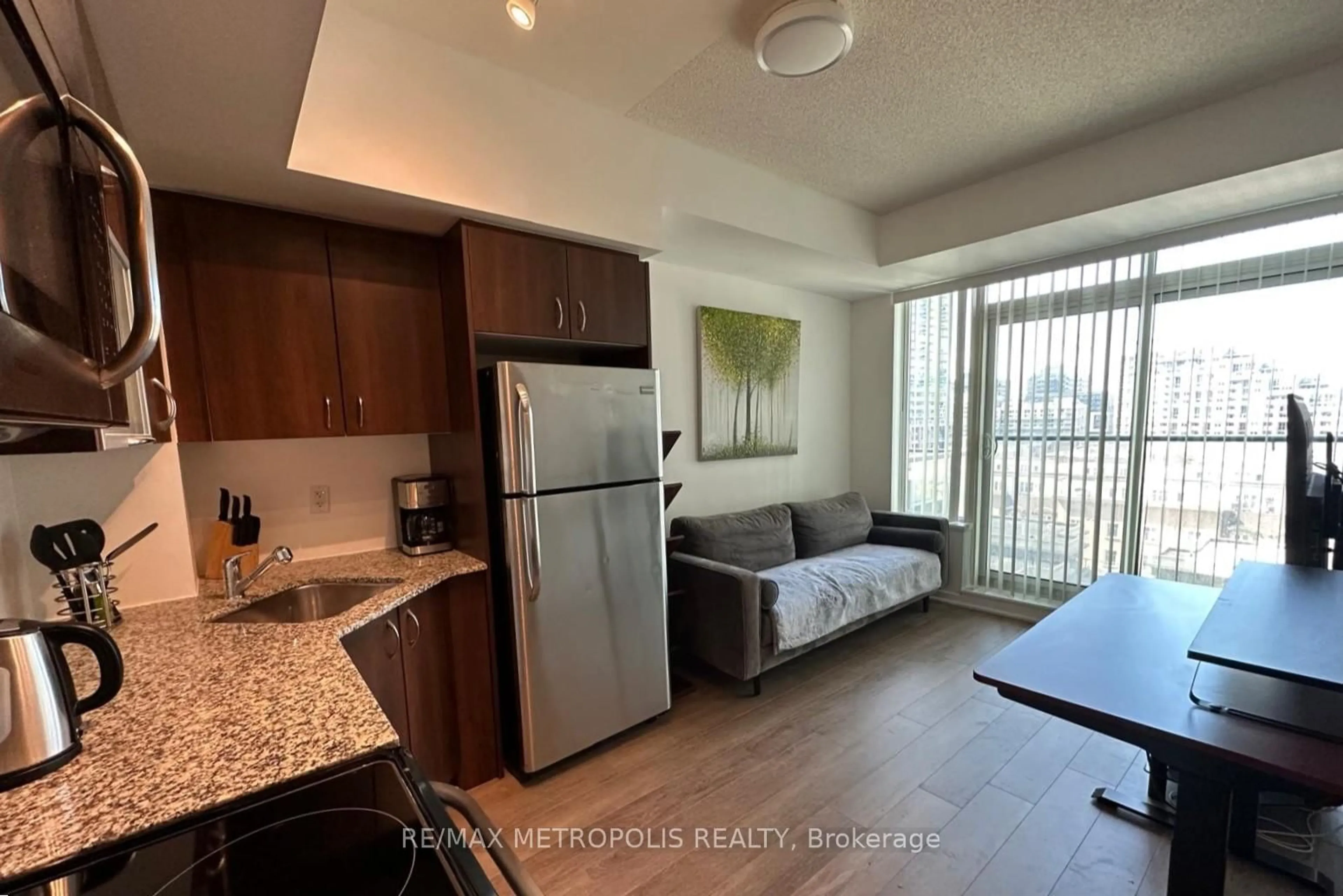 Standard kitchen, unknown for 55 East Liberty St #813, Toronto Ontario M6K 3P9