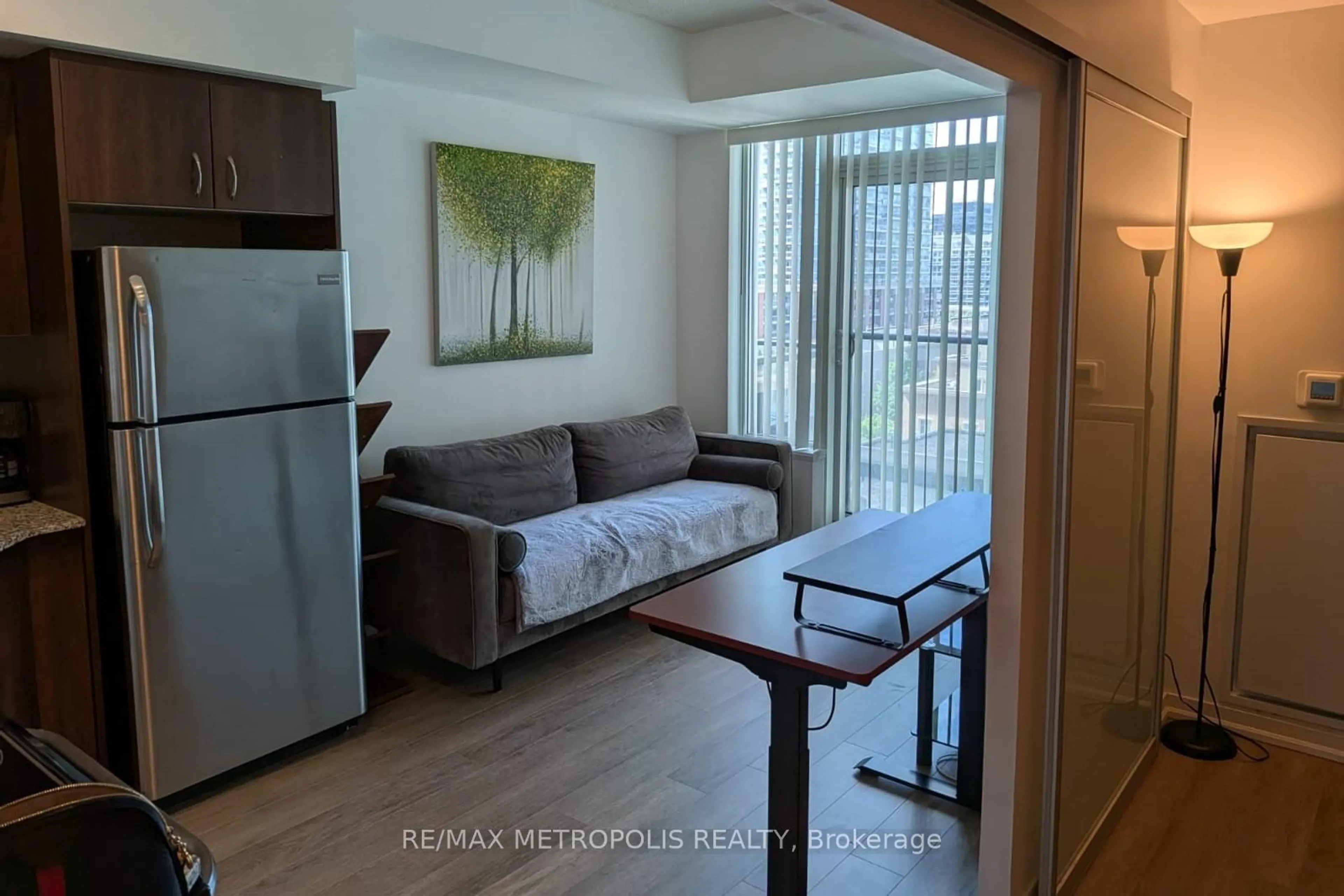 A pic of a room for 55 East Liberty St #813, Toronto Ontario M6K 3P9