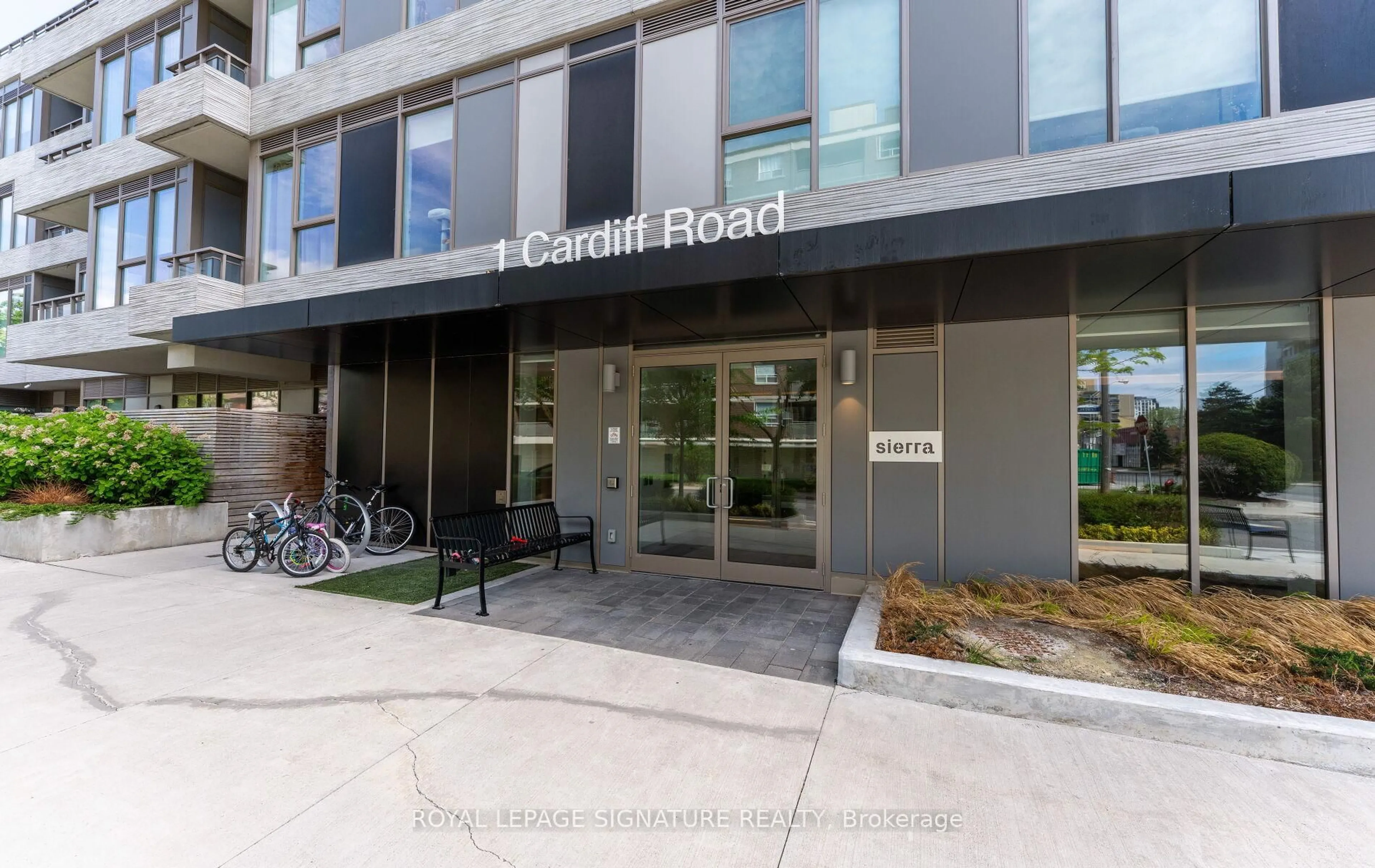 Indoor foyer for 1 Cardiff Rd #408, Toronto Ontario M4P 0G2