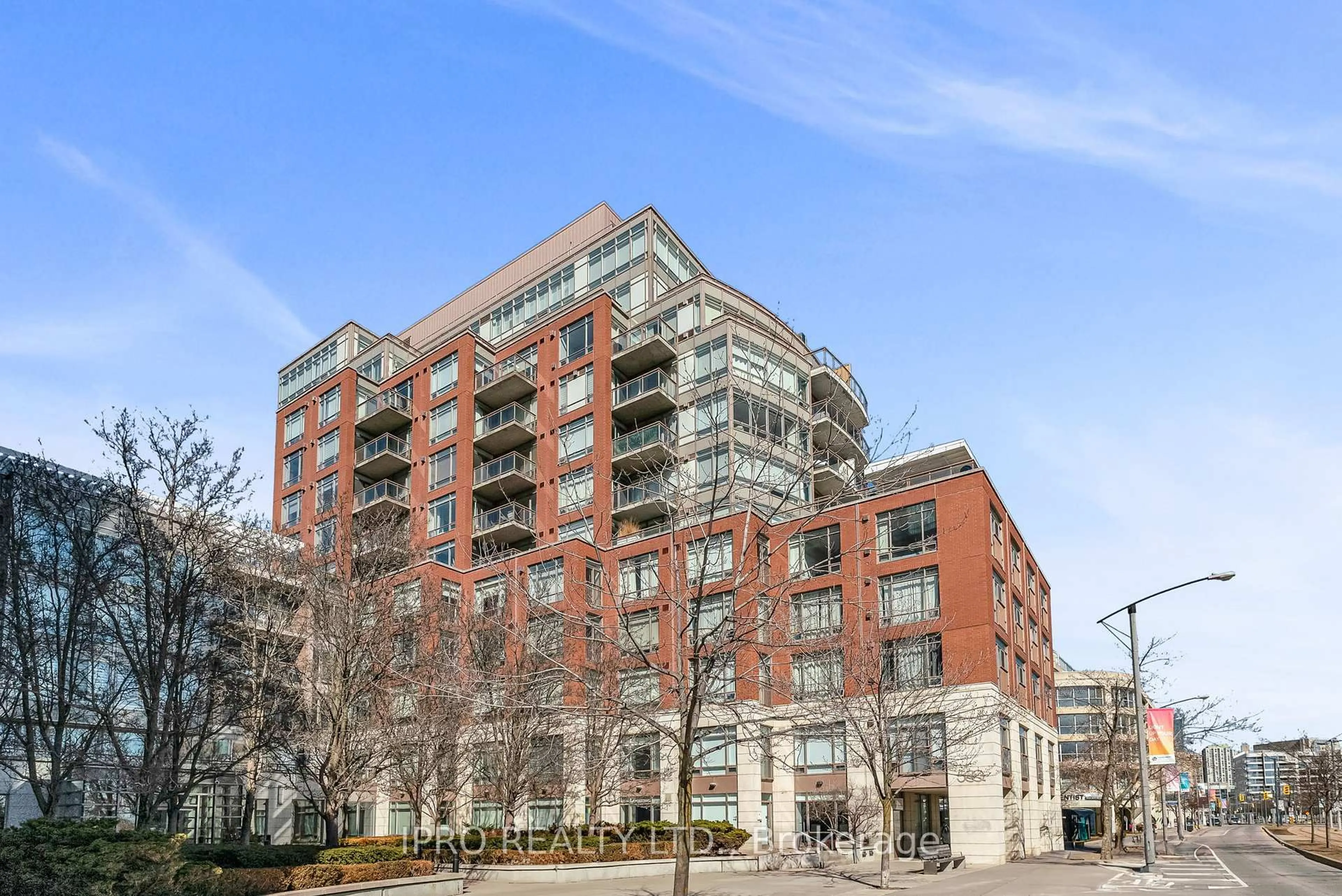 Patio, building for 500 Queens Quay #210E, Toronto Ontario M5V 3K8
