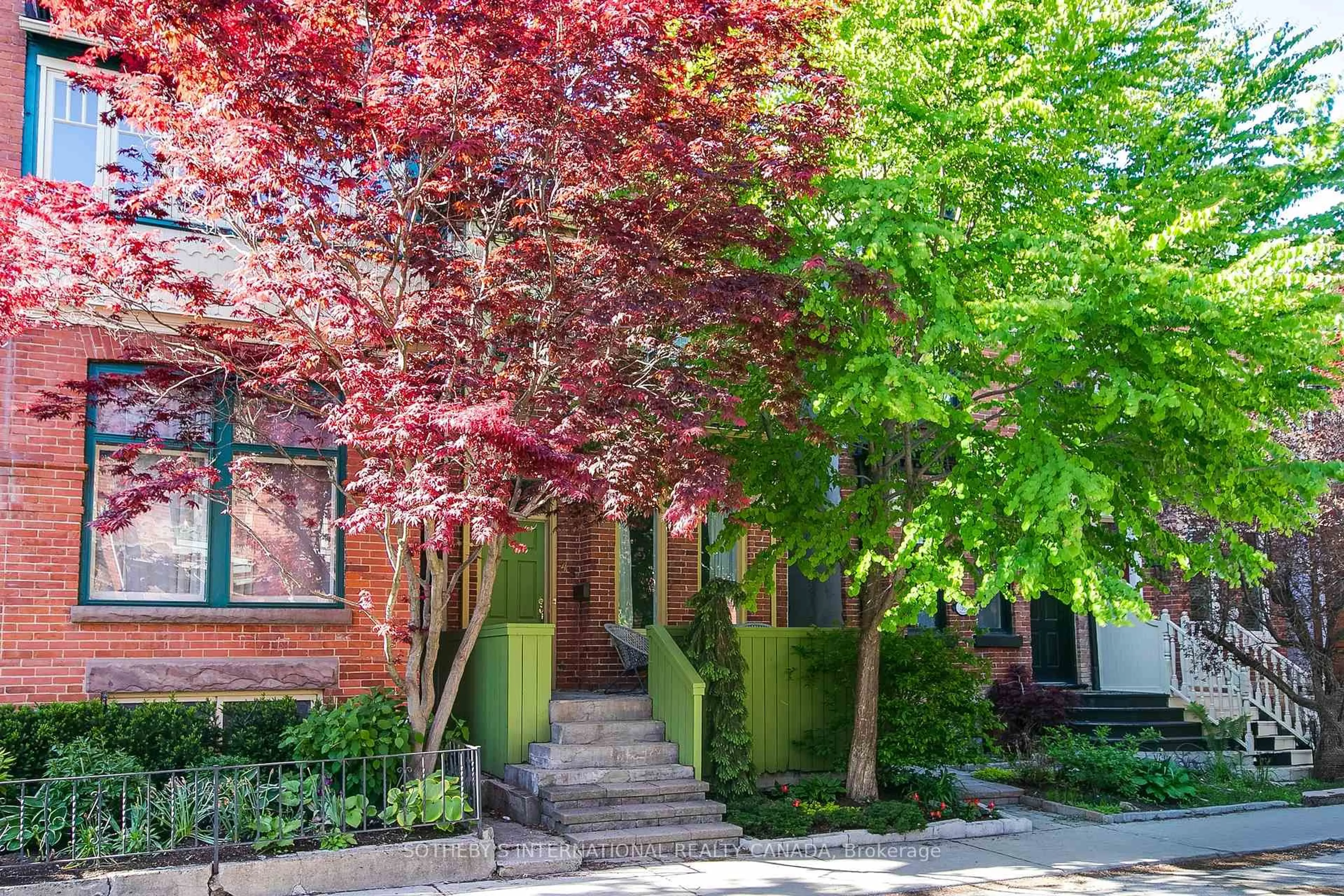 Patio, street for 48 Salisbury Ave, Toronto Ontario M4X 1C4