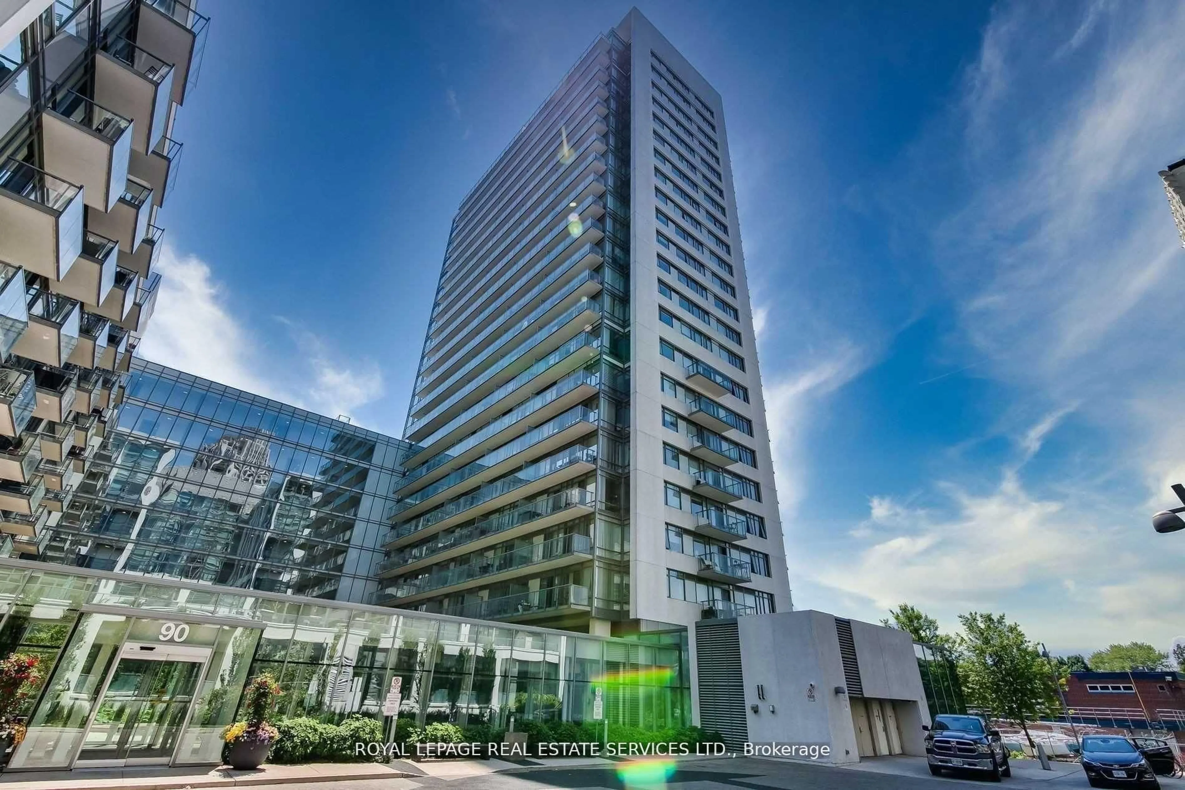 Indoor foyer for 90 Stadium Rd #330, Toronto Ontario M5V 3W5