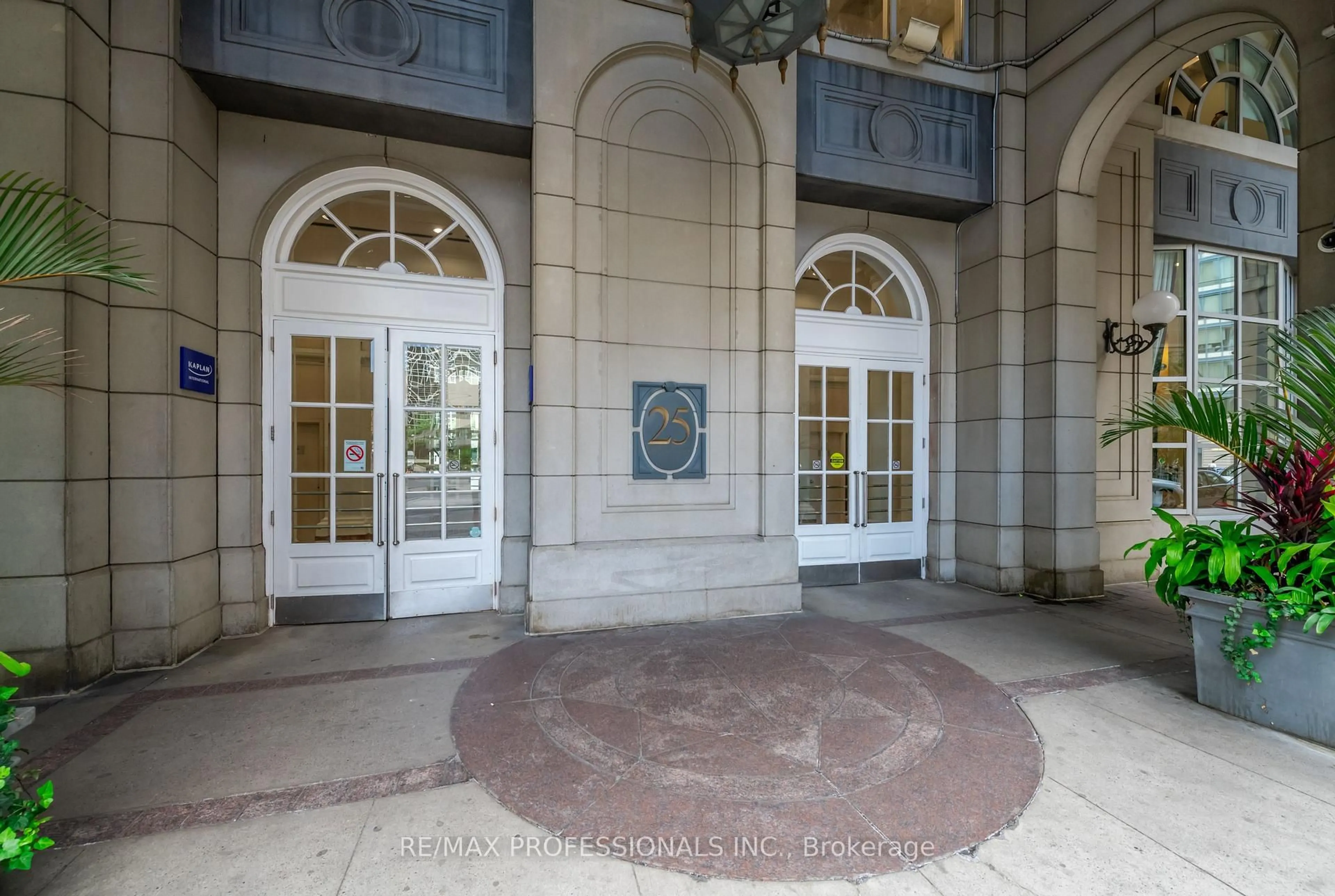 Indoor foyer for 25 The Esplanade N/A #2302, Toronto Ontario M5E 1W5