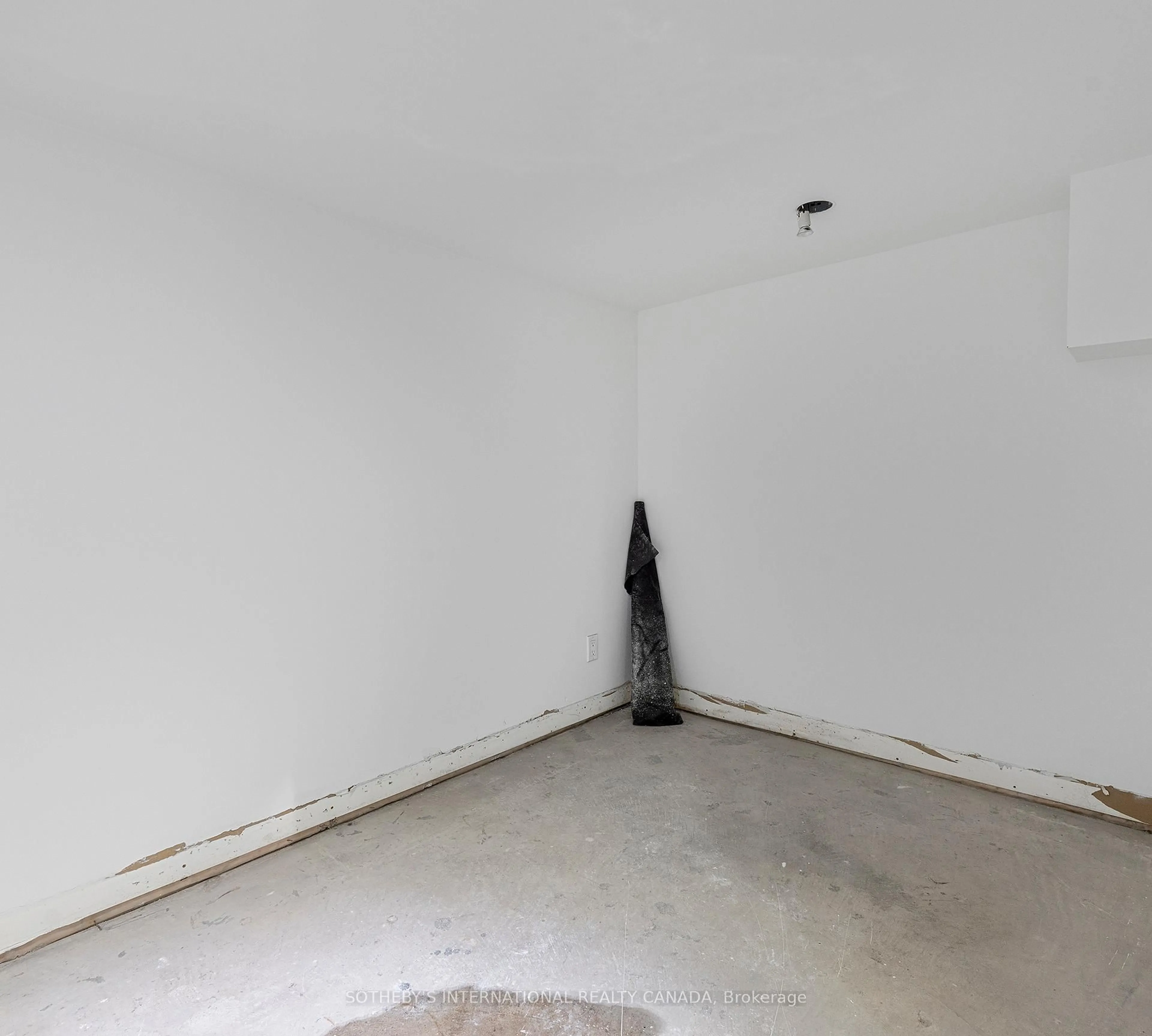 A pic of a room for 44 Fisher St, Toronto Ontario M6K 1V8