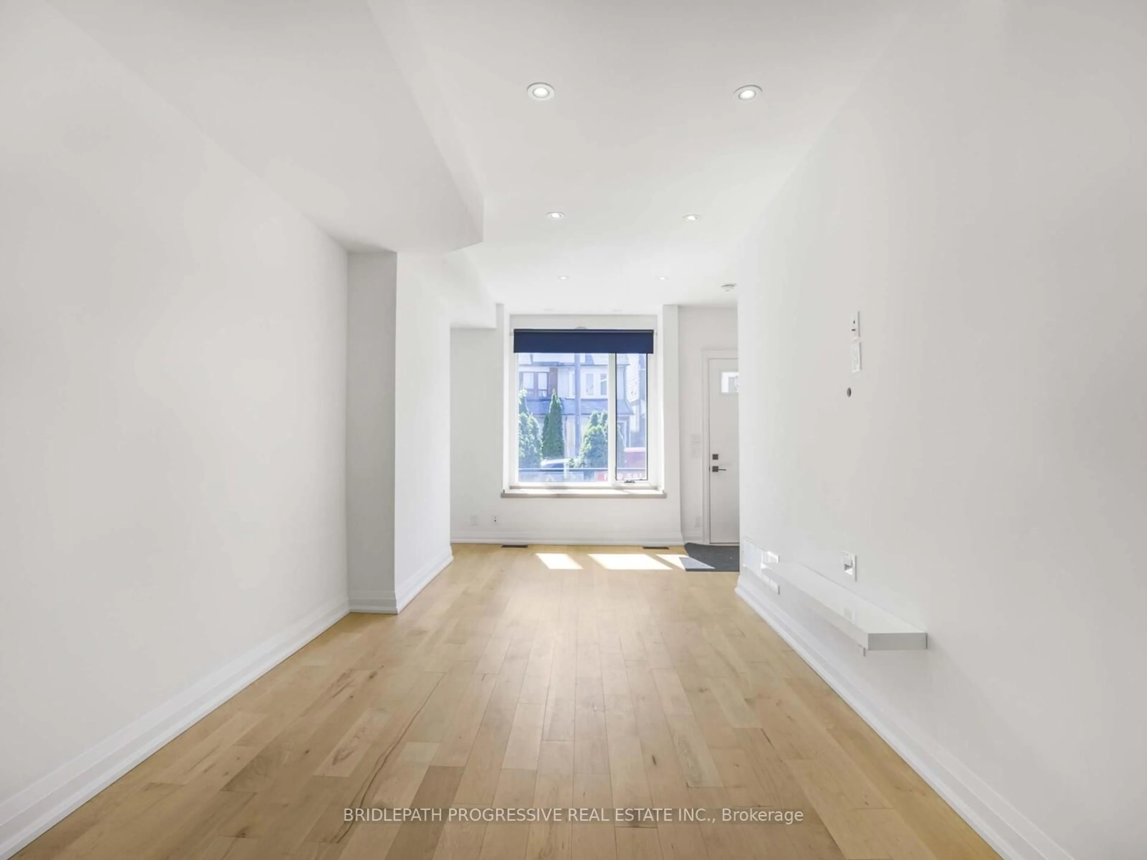 A pic of a room for 1193 Ossington Ave, Toronto Ontario M6G 3W4