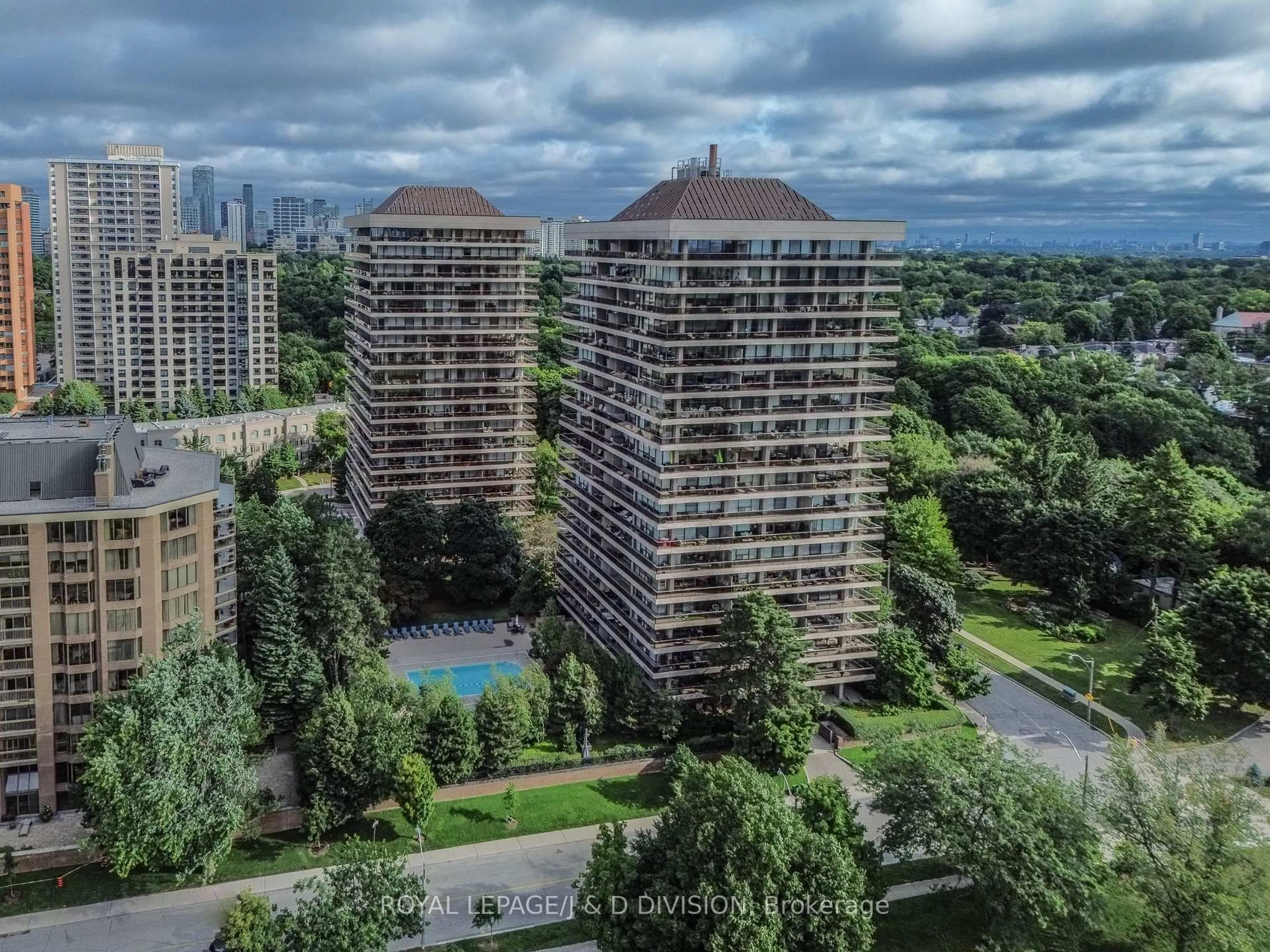 A pic from outside/outdoor area/front of a property/back of a property/a pic from drone, city buildings view from balcony for 20 Avoca Ave #2004, Toronto Ontario M4T 2B8