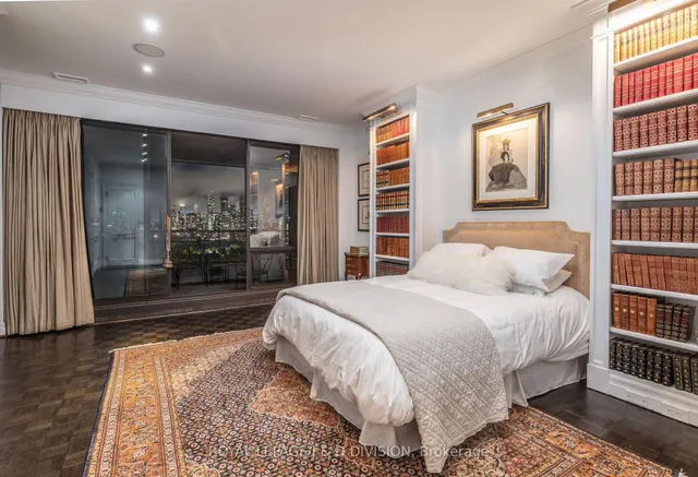 Primary image of 20 Avoca Ave Unit 2004