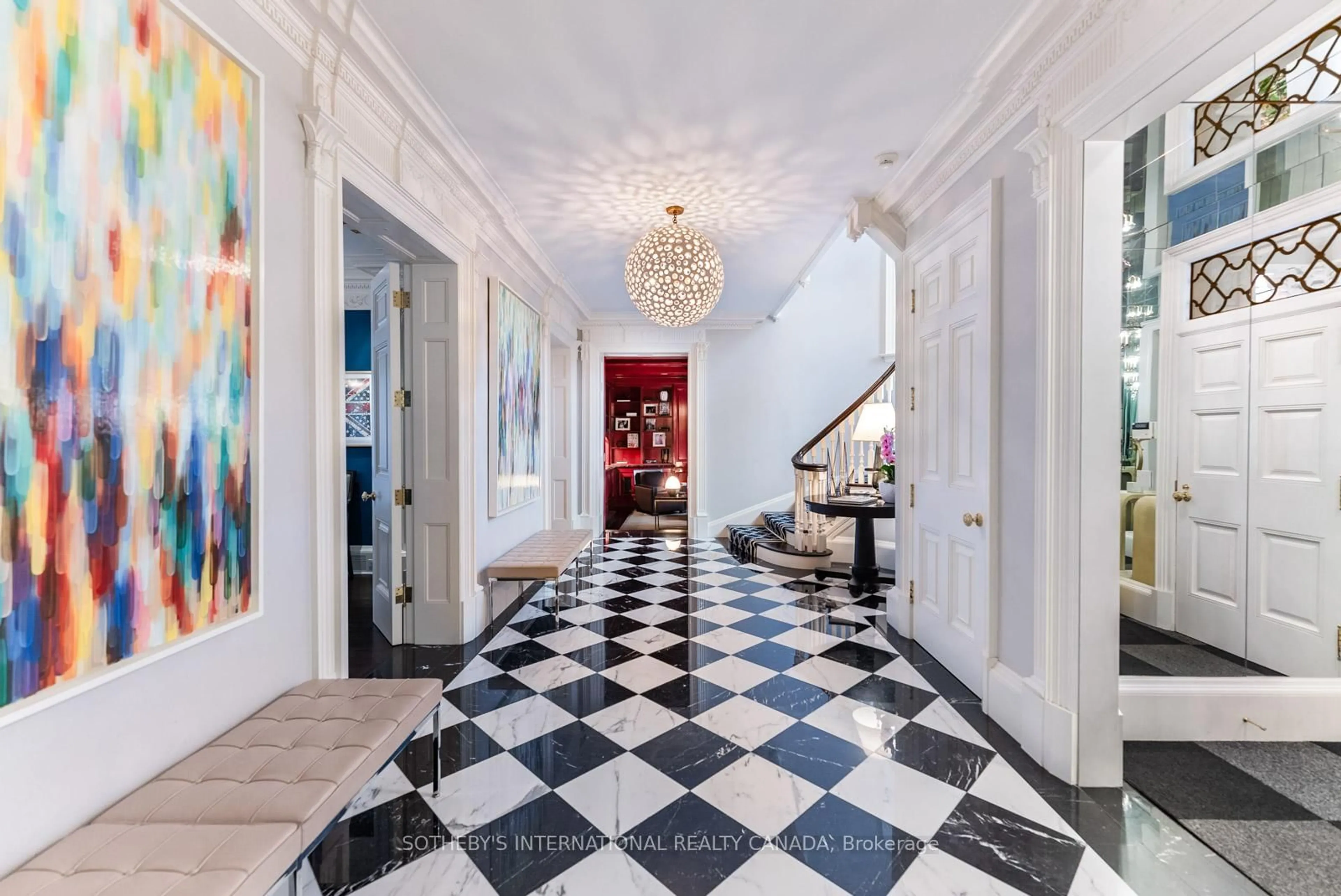 Indoor foyer for 52 Rosedale Rd, Toronto Ontario M4W 2P6