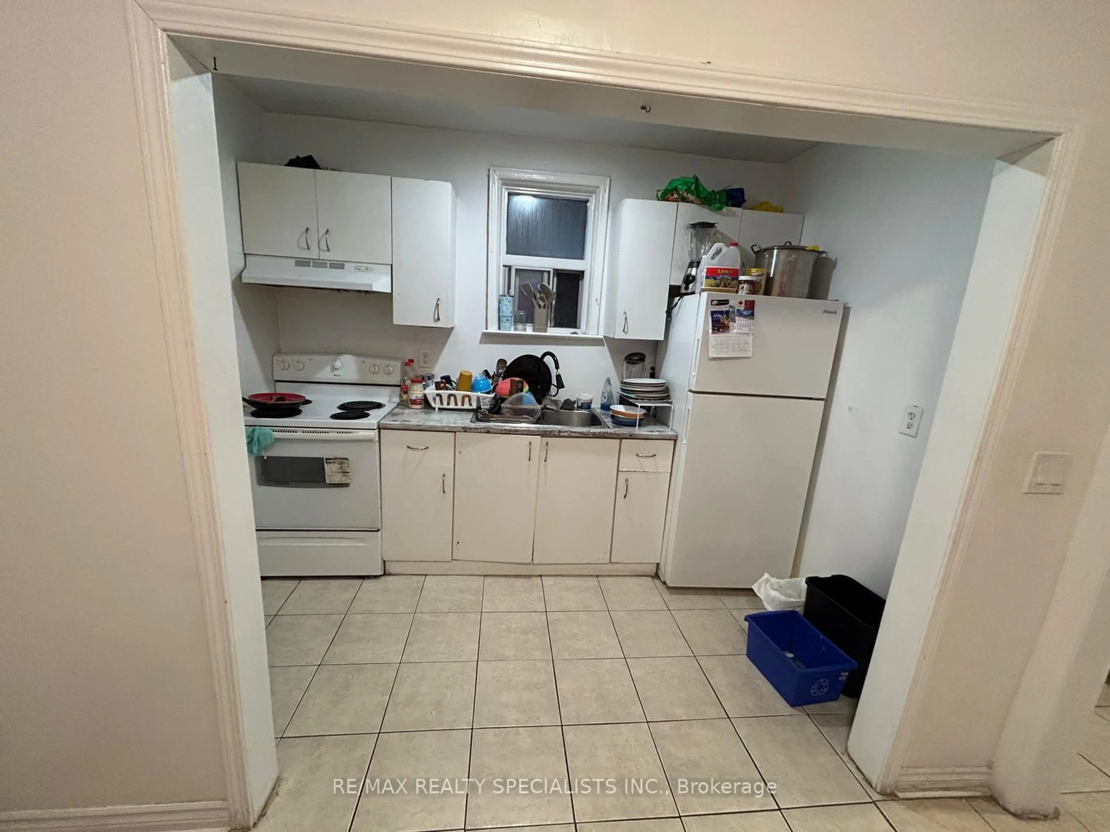 Standard kitchen, floor is not visible for 628 Oakwood Ave, Toronto Ontario M6E 2Y1