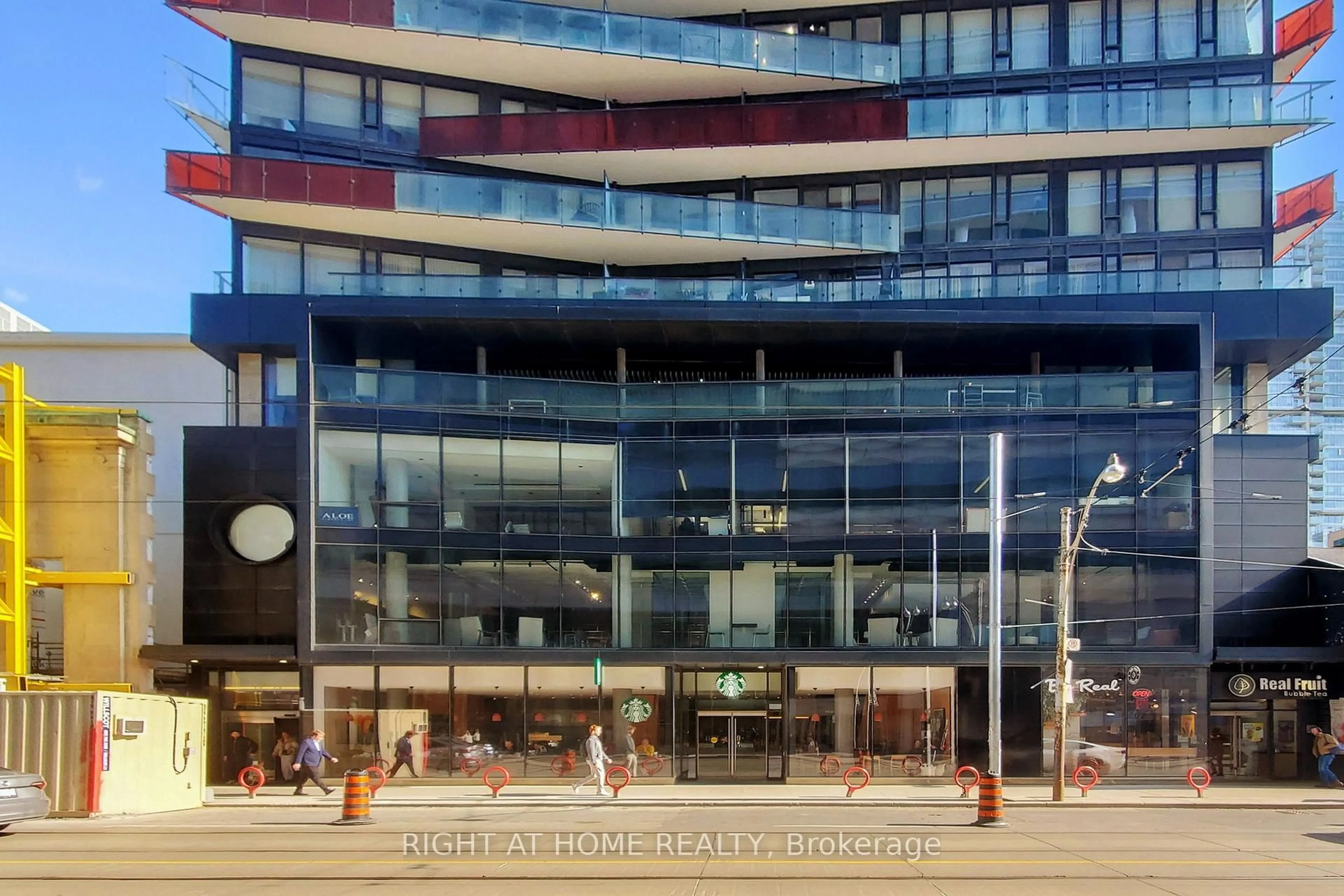 Indoor foyer for 215 Queen St #1409, Toronto Ontario M5V 0P5