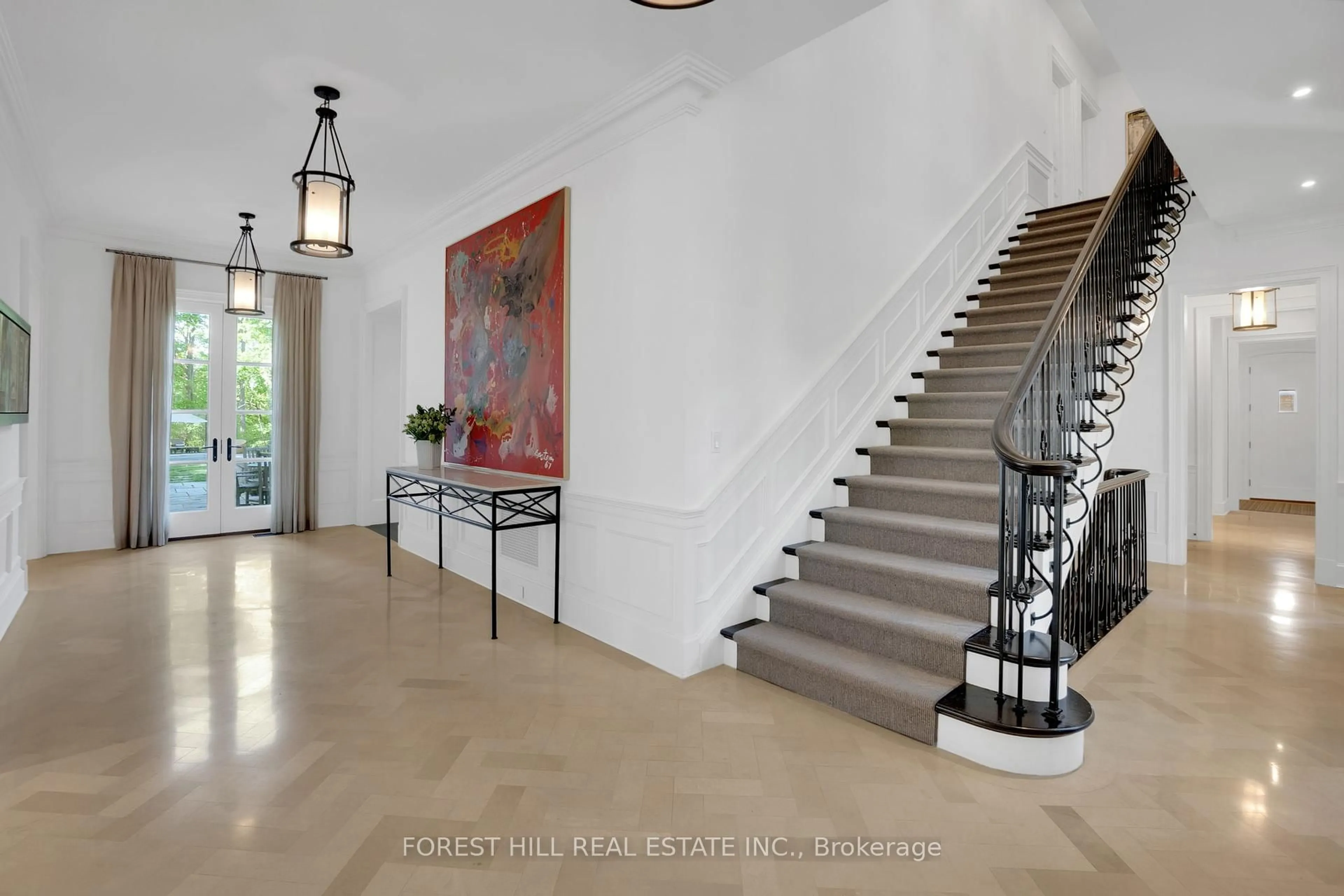Indoor foyer for 102 Sandringham Dr, Toronto Ontario M3H 1C9