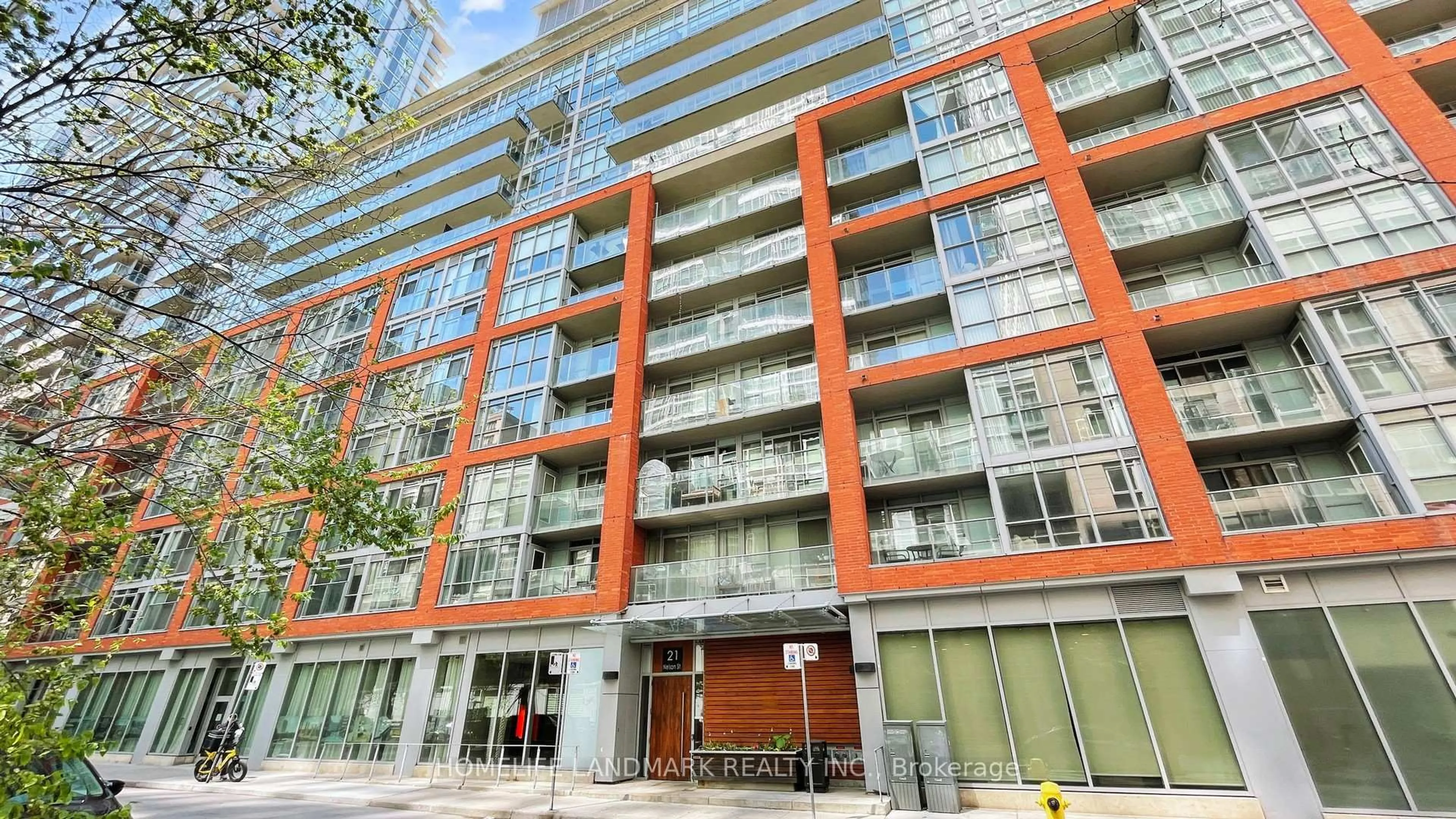 Indoor foyer for 21 Nelson St #531, Toronto Ontario M5V 3H9
