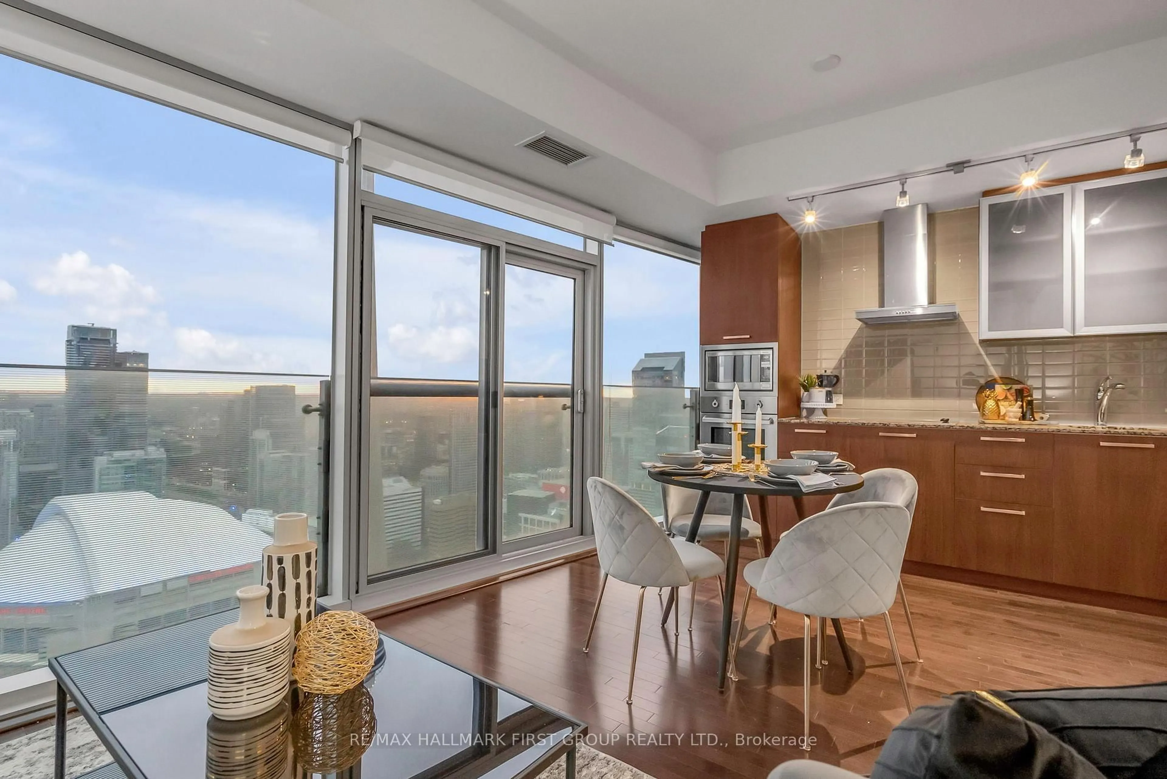 Unknown for 12 York St #5306, Toronto Ontario M5J 0A9