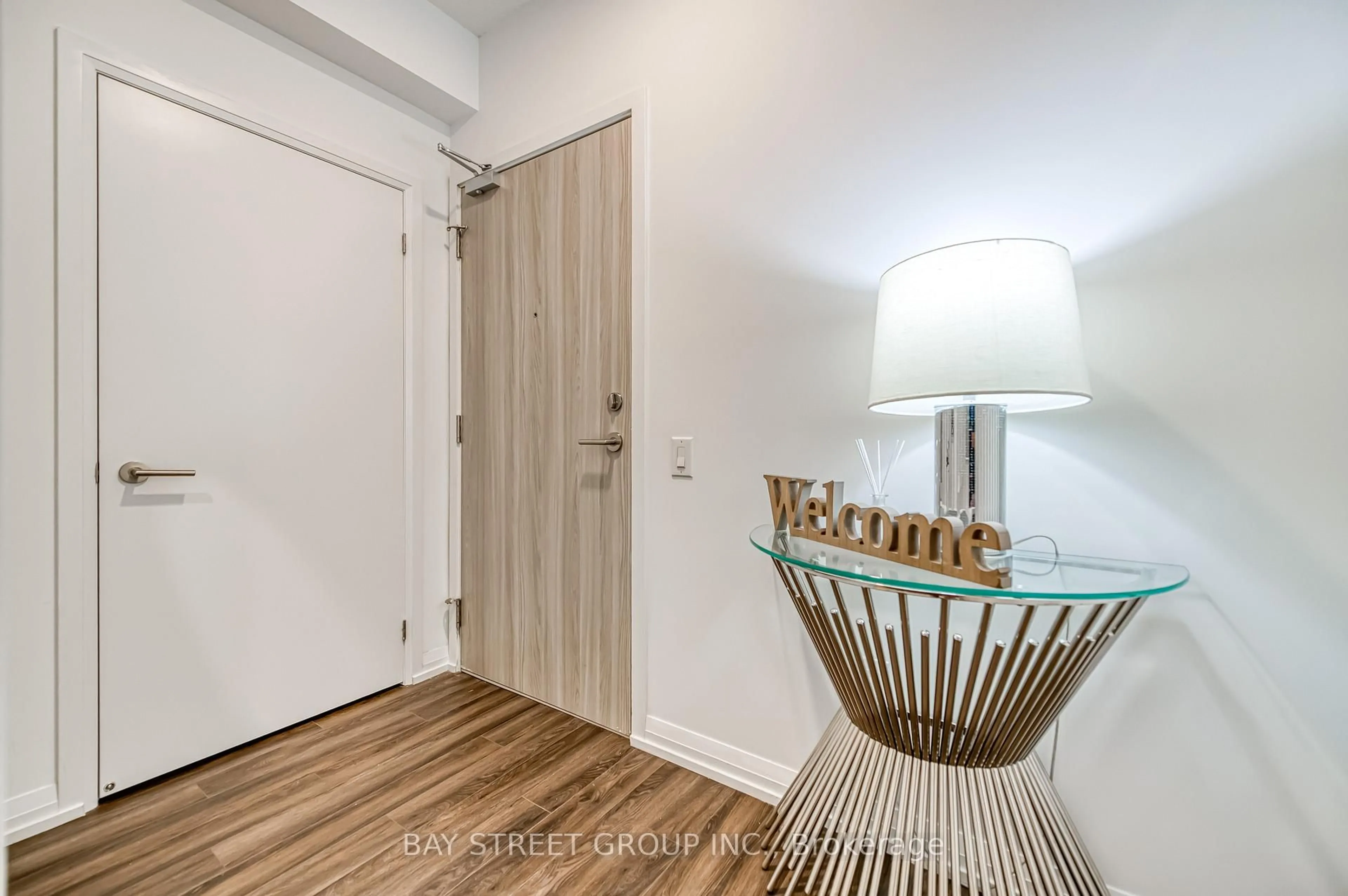 Indoor entryway for 75 Canterbury Pl #1507, Toronto Ontario M2N 0L2