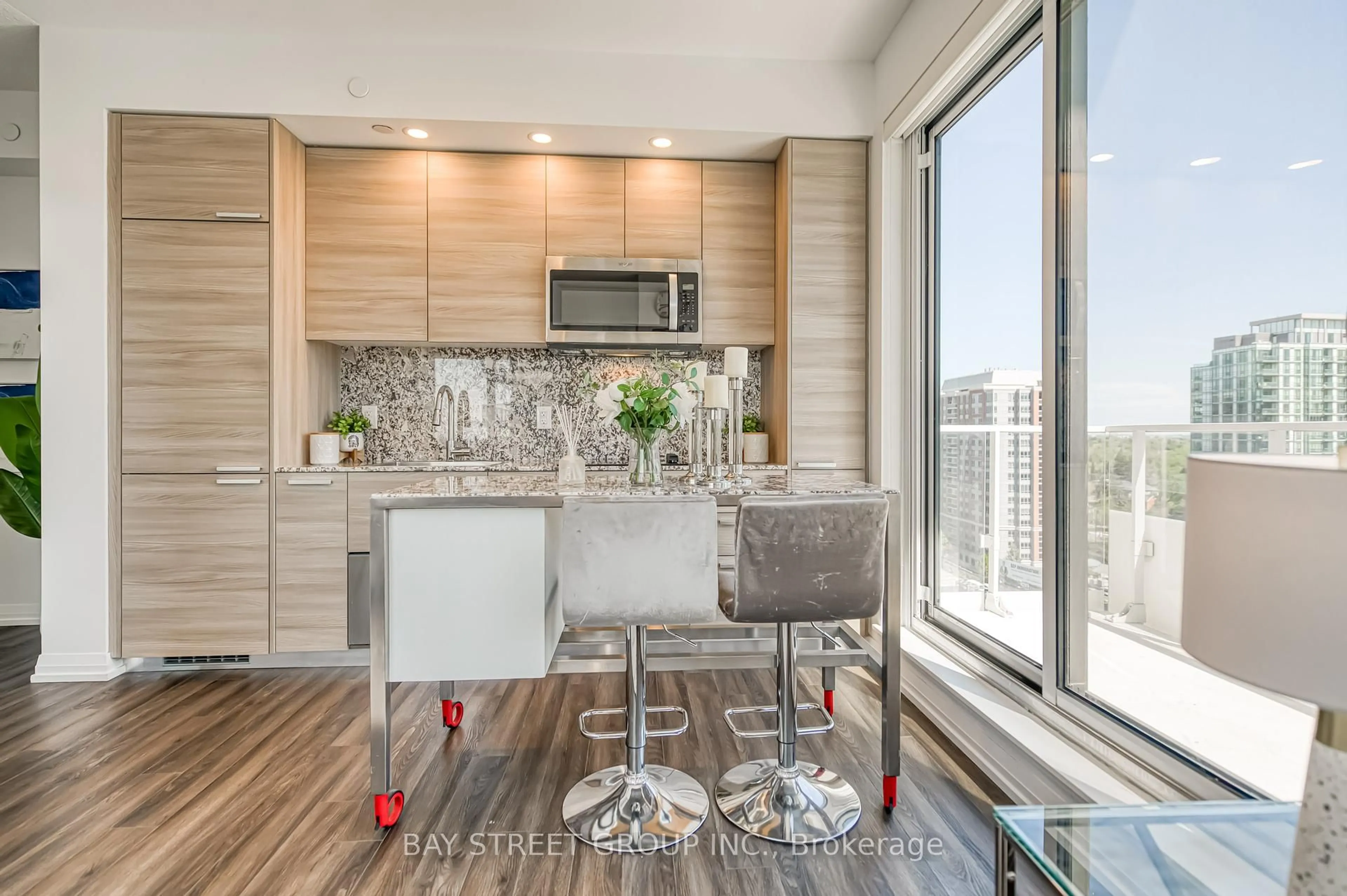 Open concept kitchen, unknown for 75 Canterbury Pl #1507, Toronto Ontario M2N 0L2