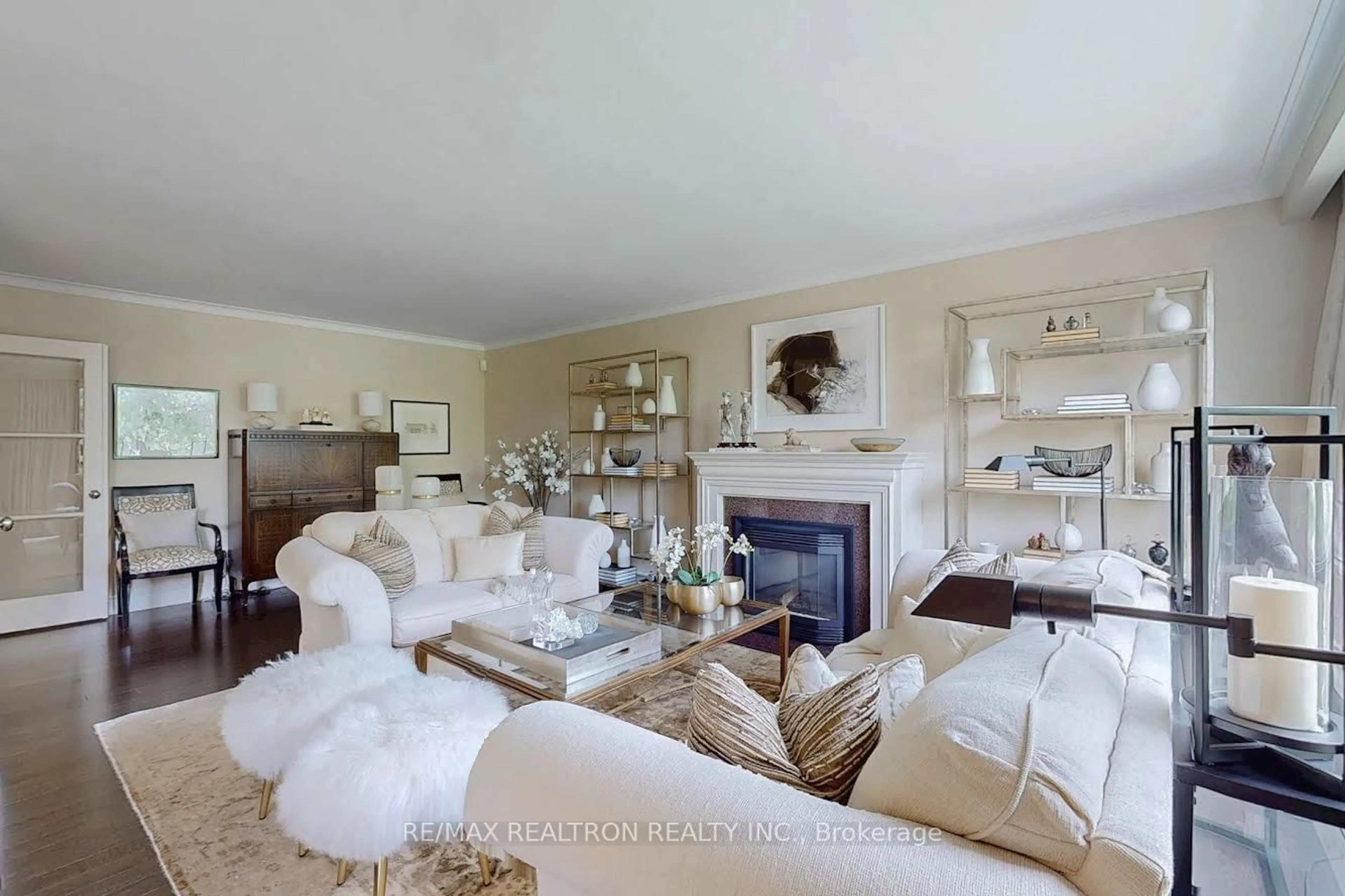 Living room with furniture, unknown for 25 Cedar Spring Grve, Toronto Ontario M3H 5L4