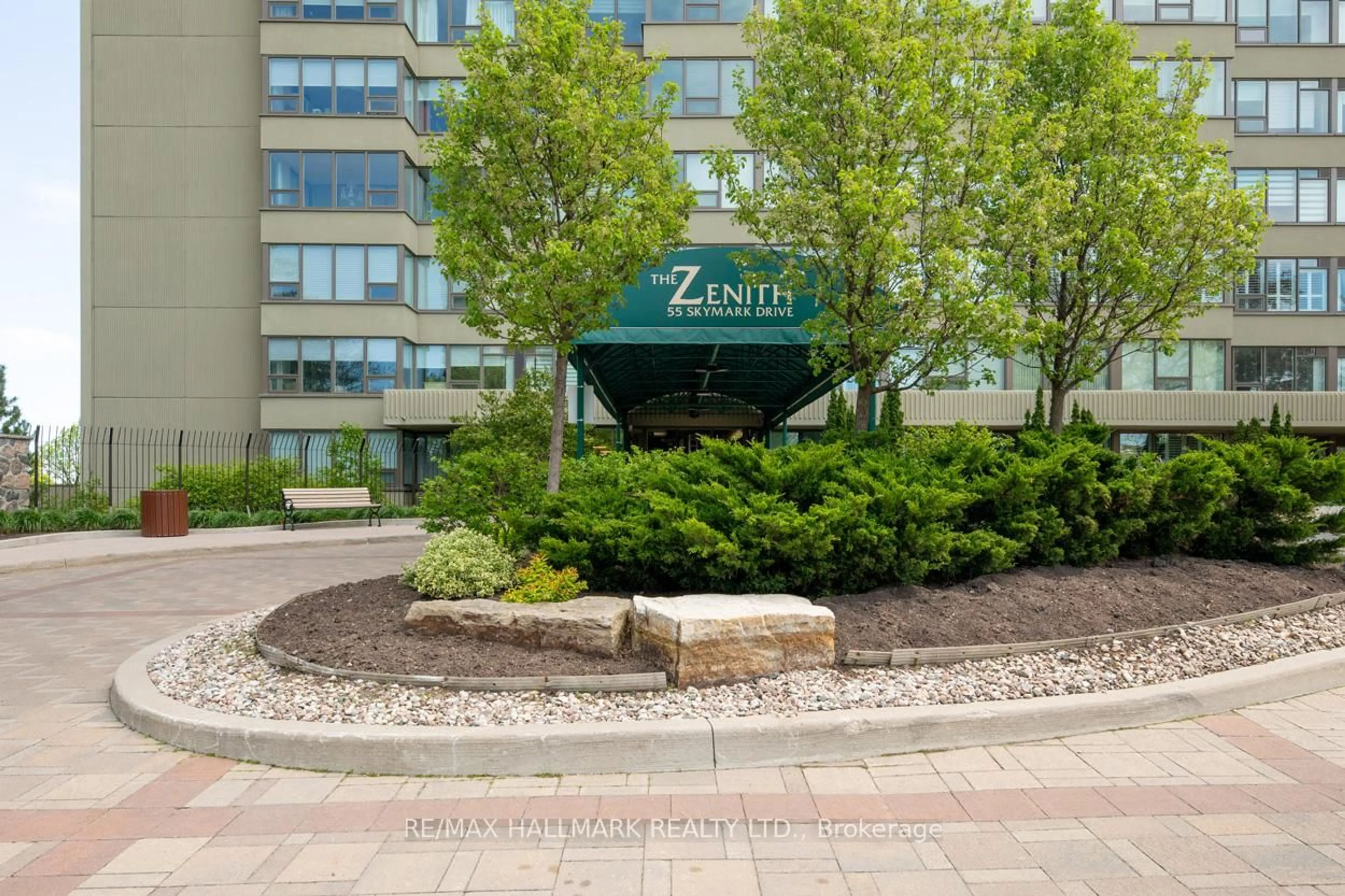 Patio, building for 55 Skymark Dr #1707, Toronto Ontario M2H 3N4