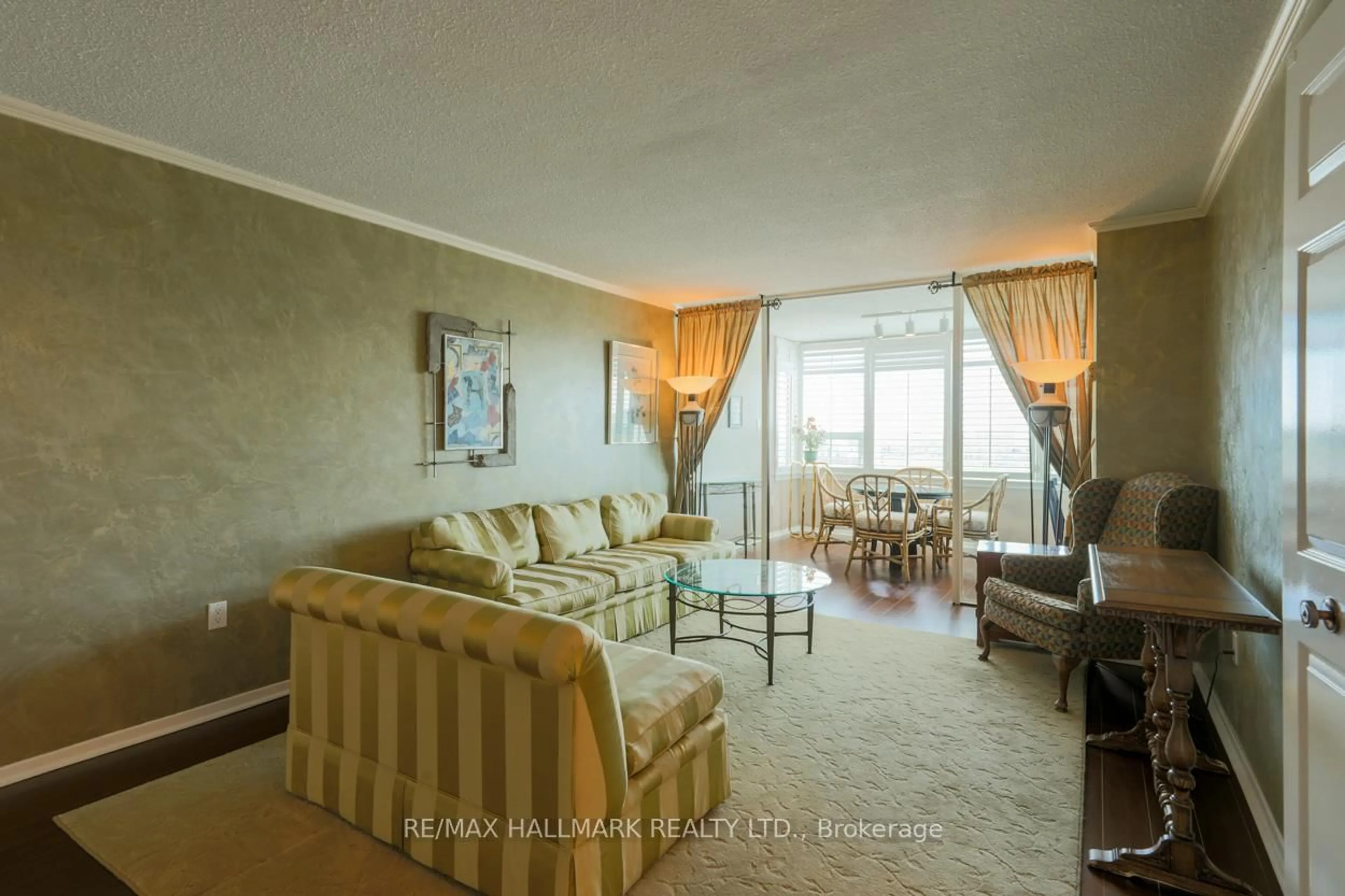 Living room with furniture, unknown for 55 Skymark Dr #1707, Toronto Ontario M2H 3N4