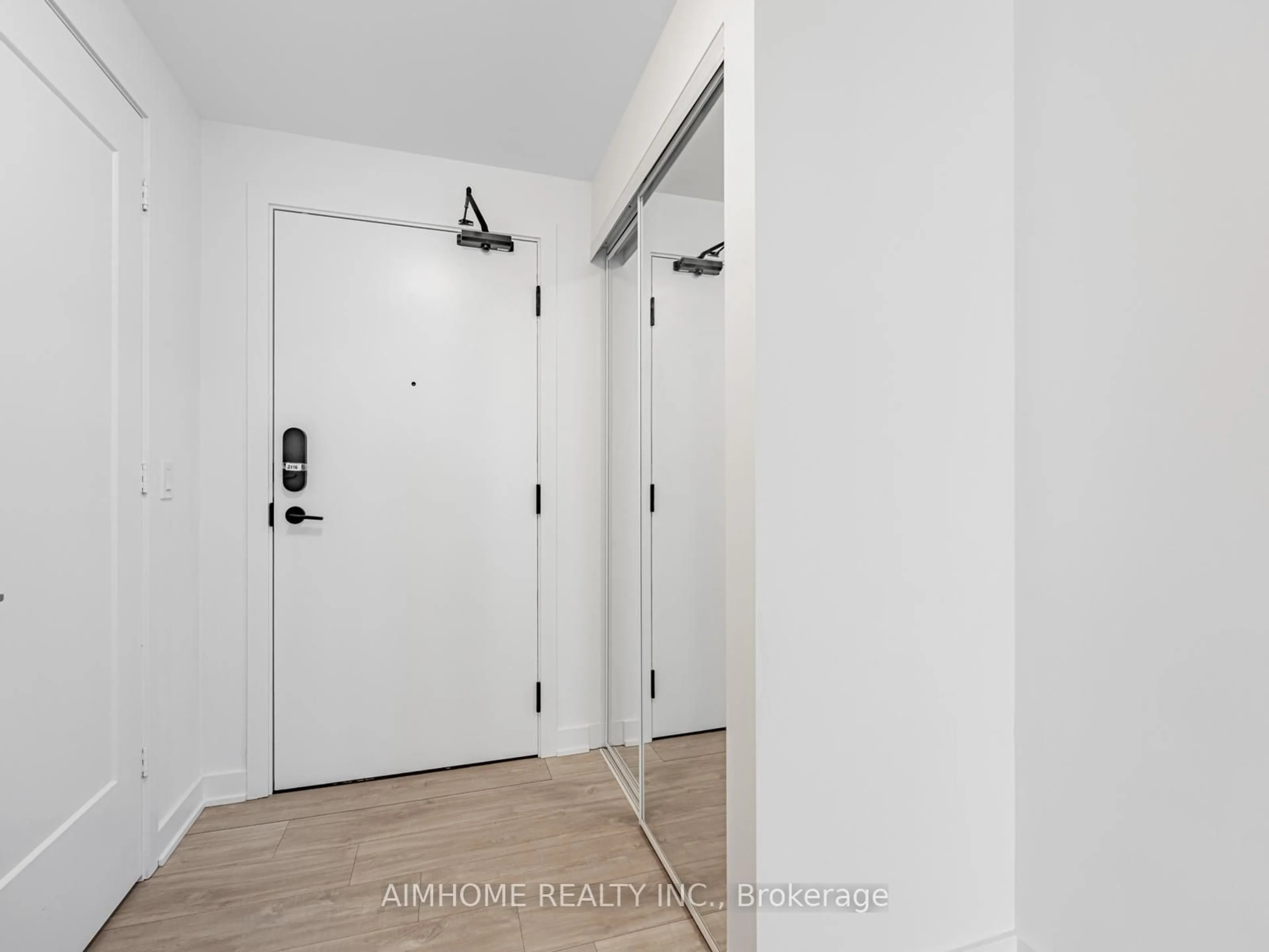 Indoor entryway for 70 Princess St #2116, Toronto Ontario M5A 0X6