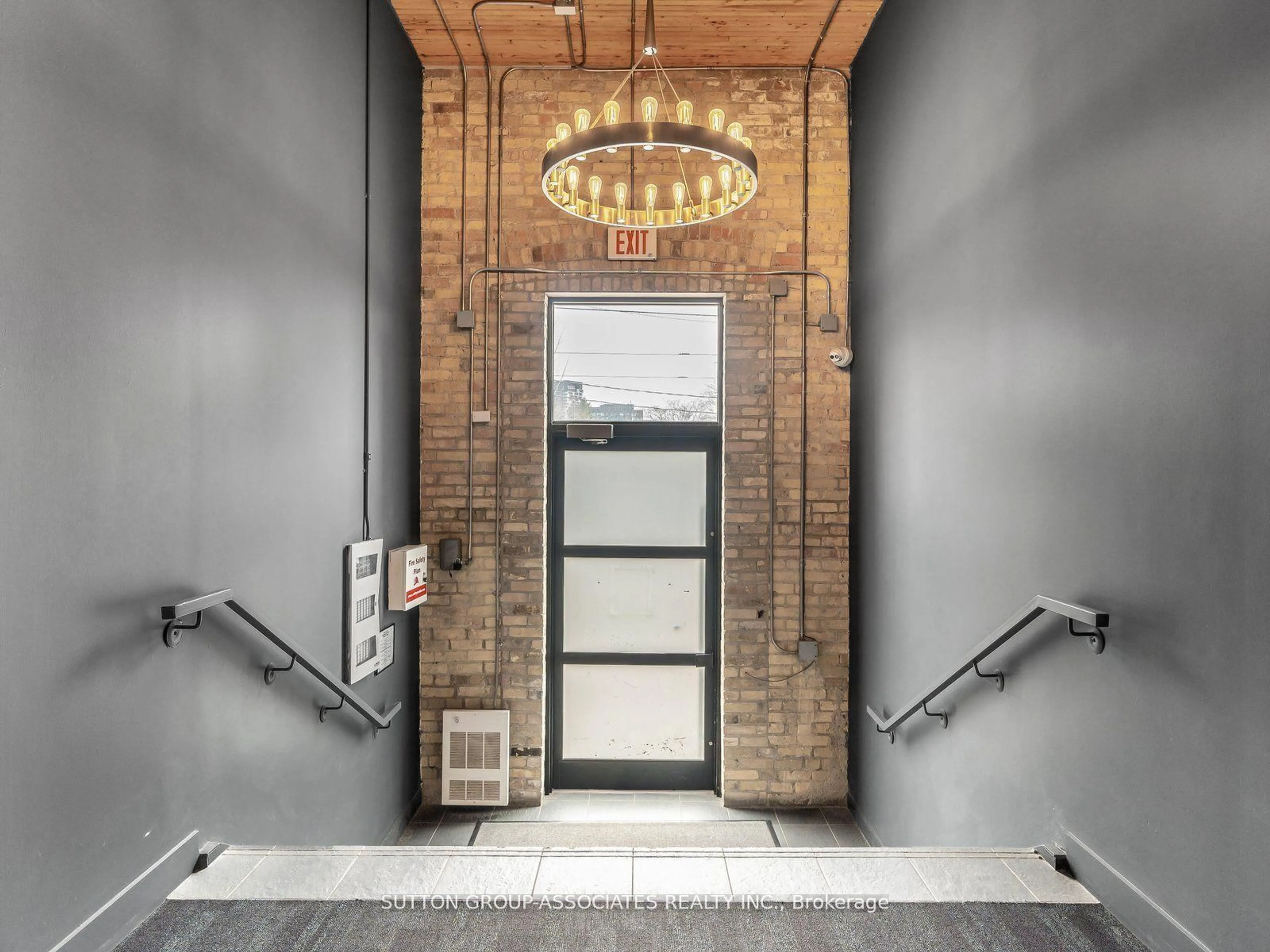 Indoor foyer for 736 Dundas St #Unit 507, Toronto Ontario M5A 2C5