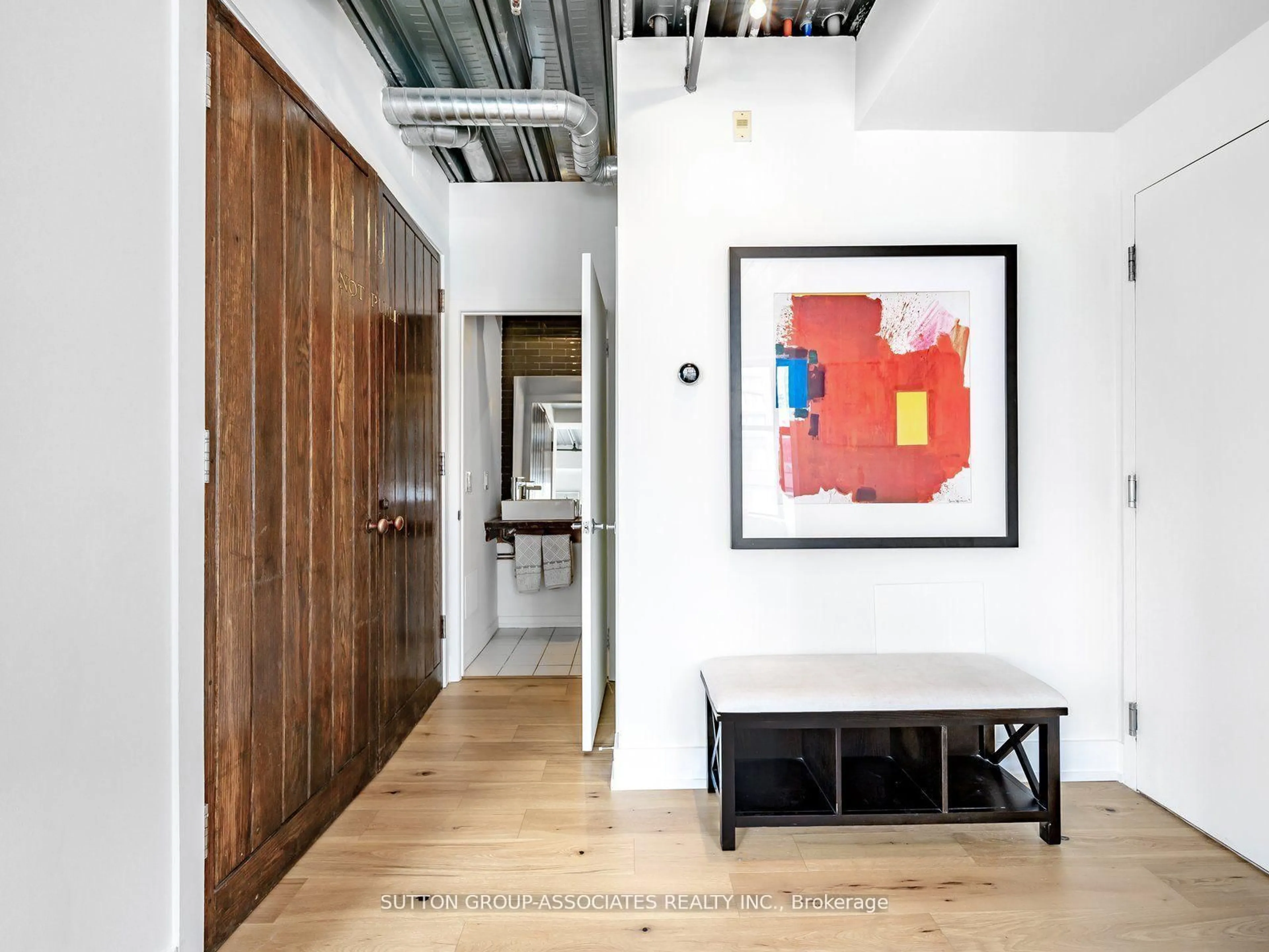 Indoor entryway for 736 Dundas St #Unit 507, Toronto Ontario M5A 2C5