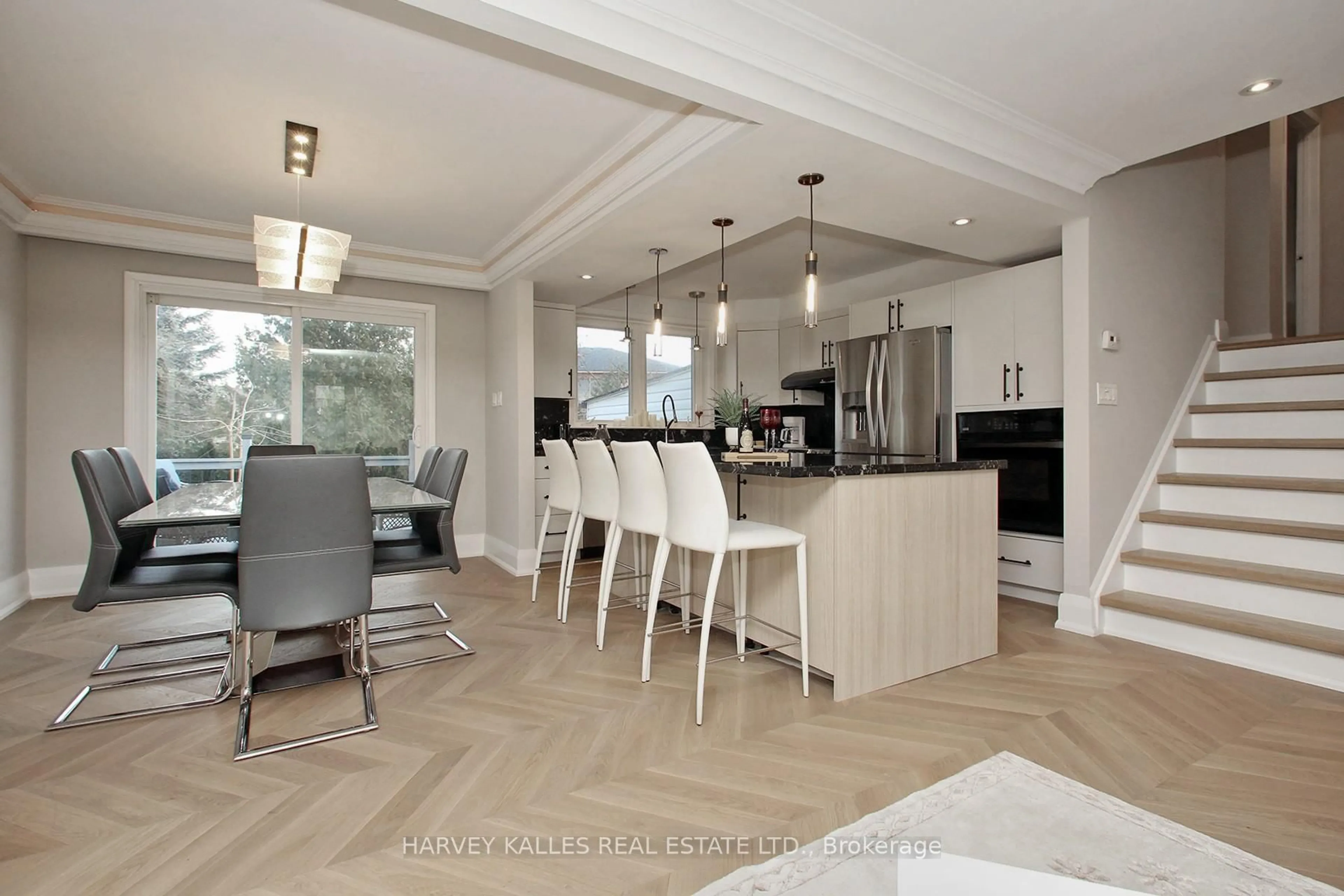 Open concept kitchen, ceramic/tile floor for 16 Wedgeport Pl, Toronto Ontario M2N 4B4