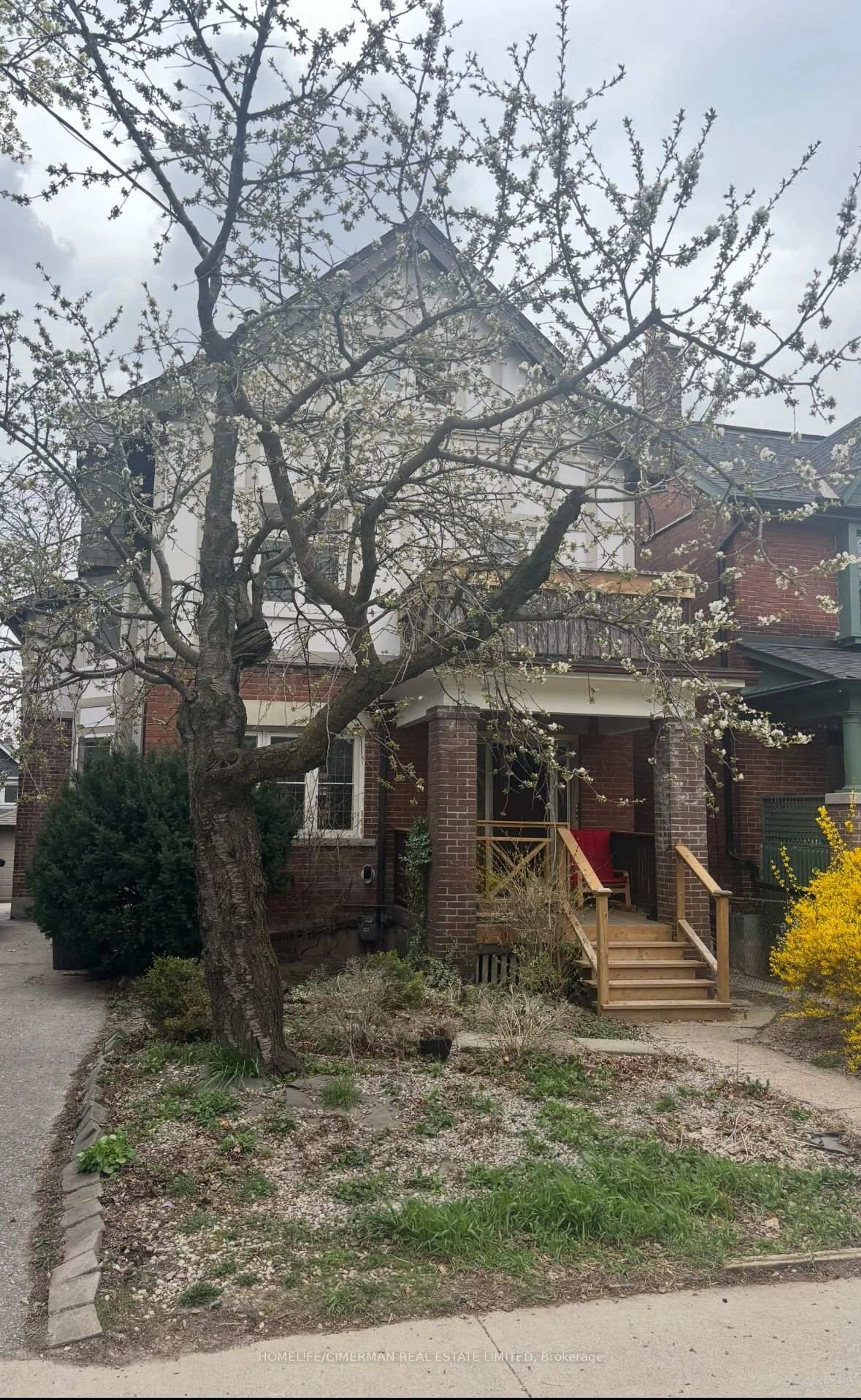 Home with brick exterior material, street for 89 Ellsworth Ave, Toronto Ontario M6G 2K4