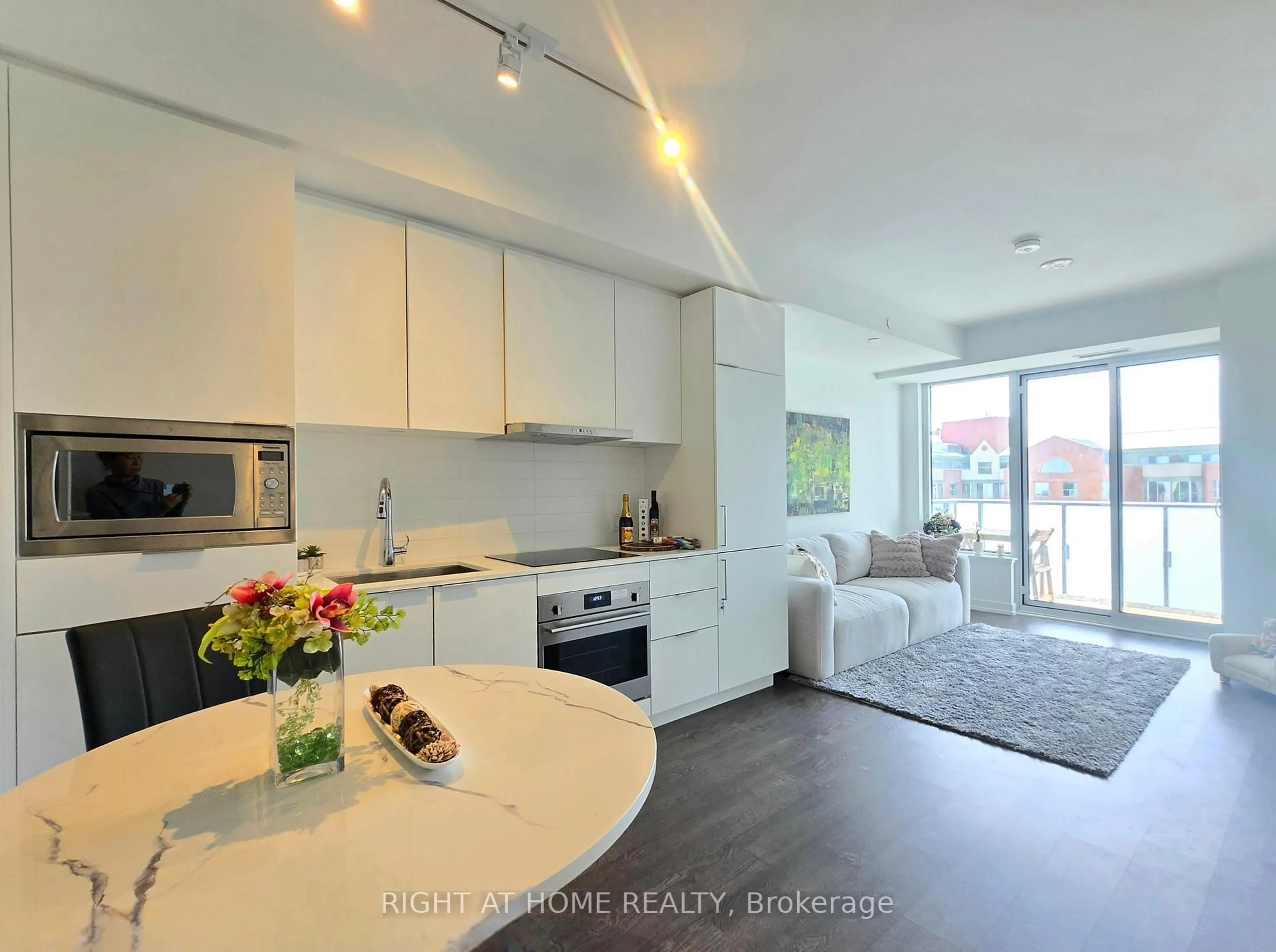 Open concept kitchen, unknown for 8 Olympic Garden Dr #1007, Toronto Ontario M2M 0B9