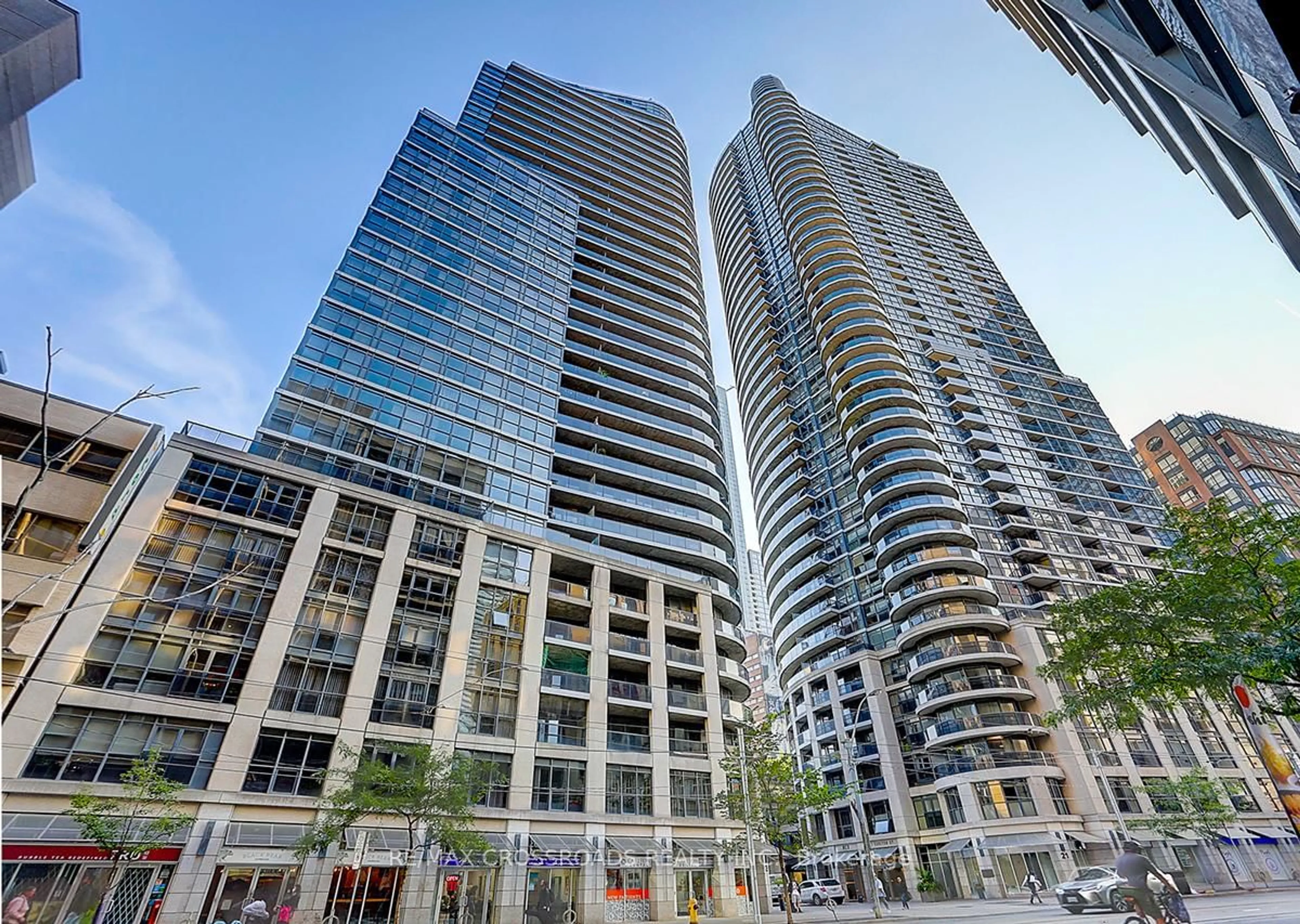 Unknown for 21 Carlton St #1305, Toronto Ontario M5B 1L3