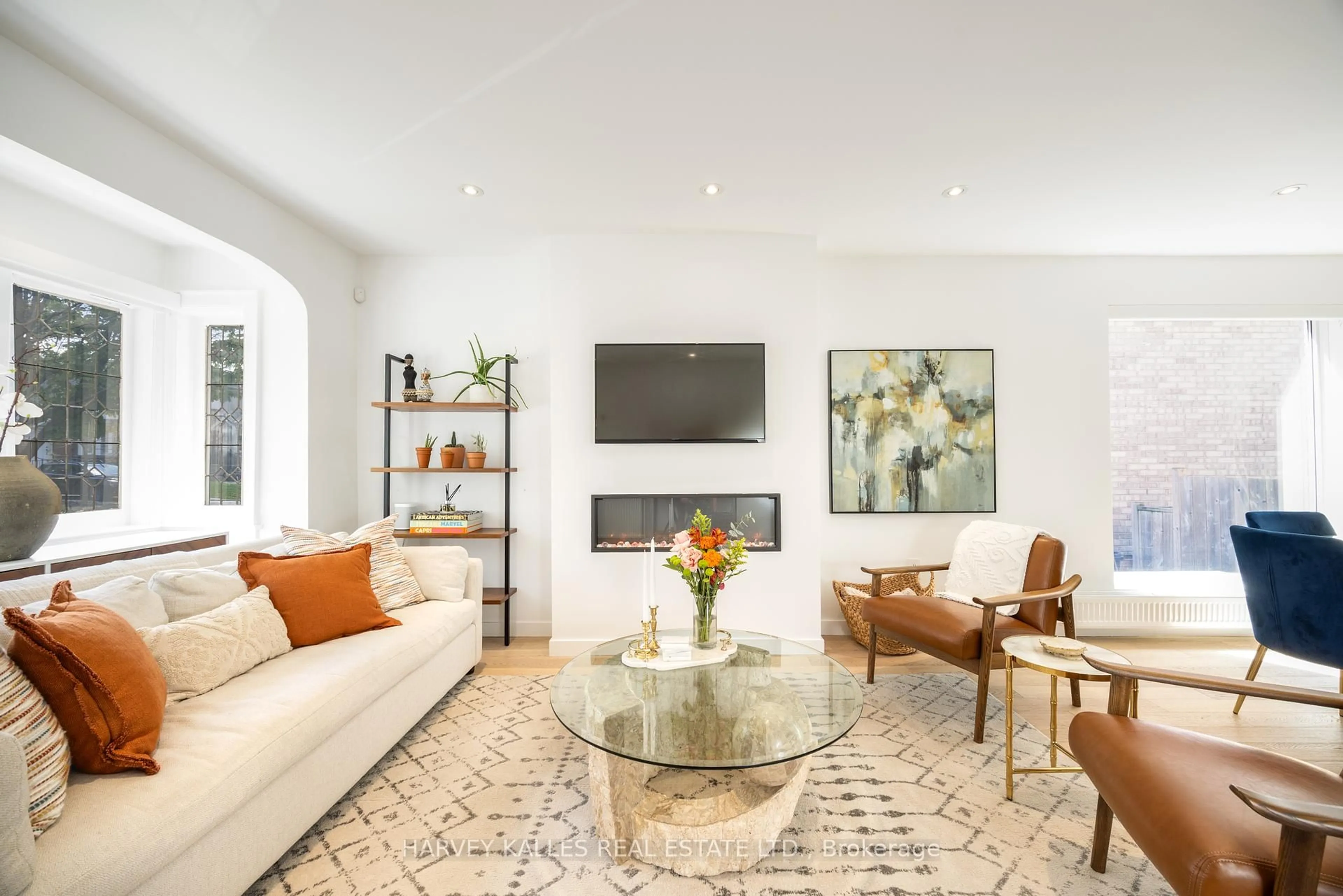 Living room with furniture, unknown for 380 Old Orchard Grve, Toronto Ontario M5M 2E9