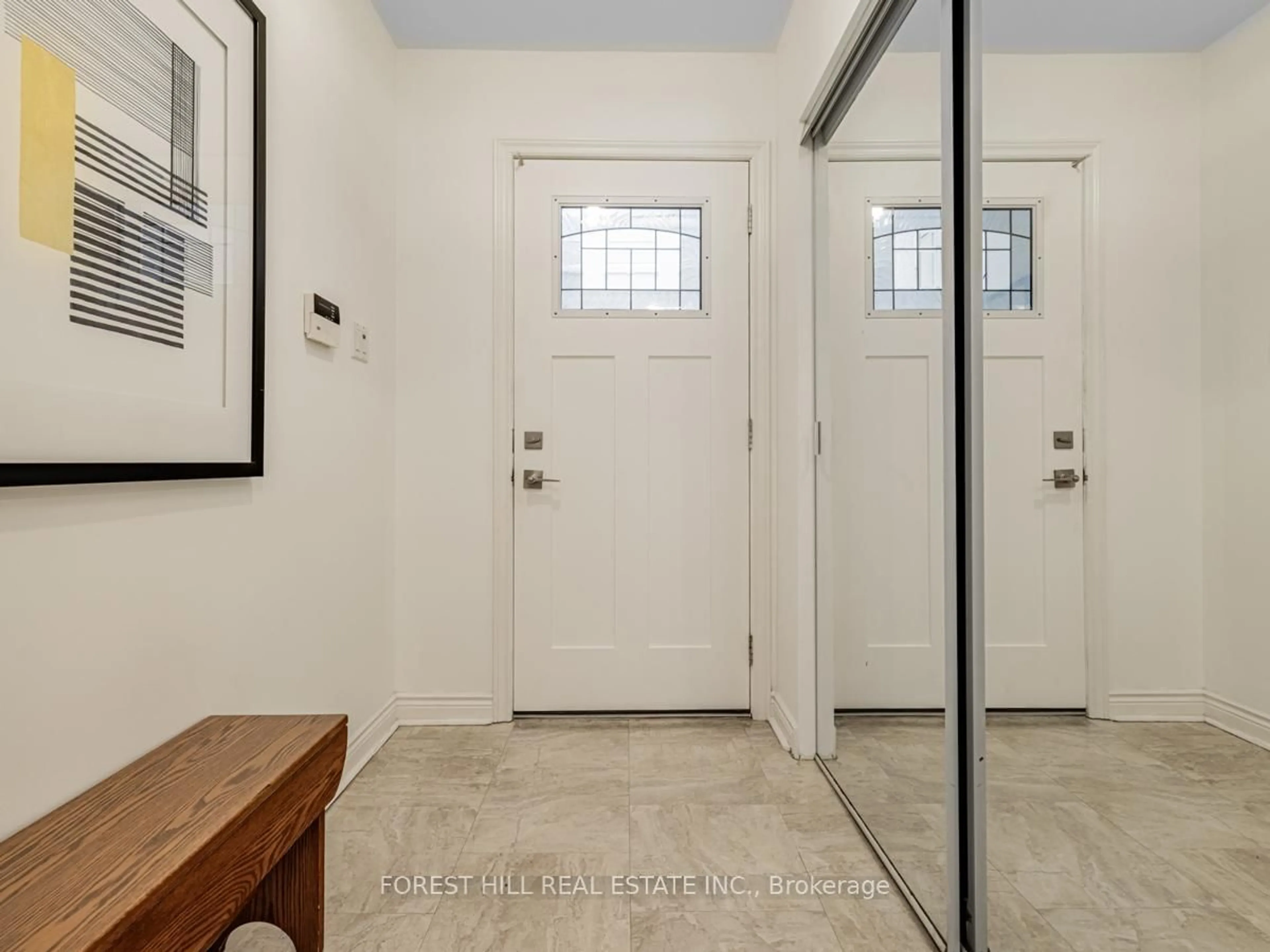 Indoor entryway for 128 Parkview Ave, Toronto Ontario M2N 3Y5