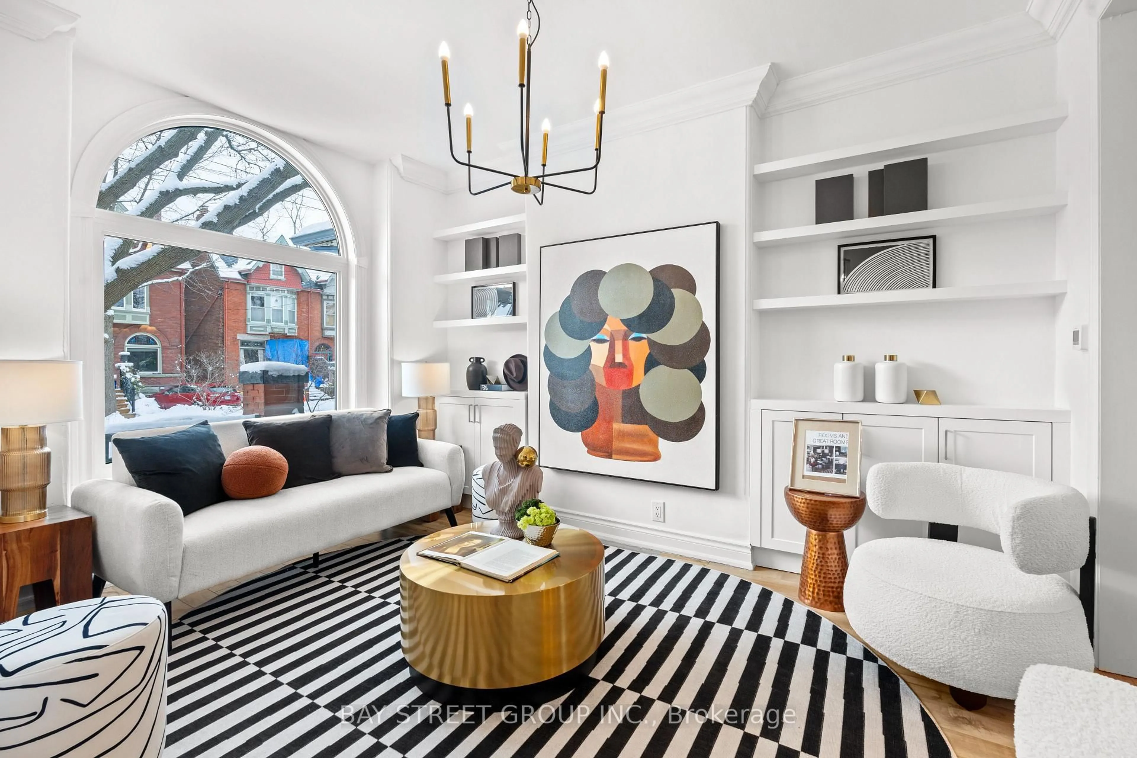 Living room with furniture, unknown for 165 Howland Ave, Toronto Ontario M5R 3B7