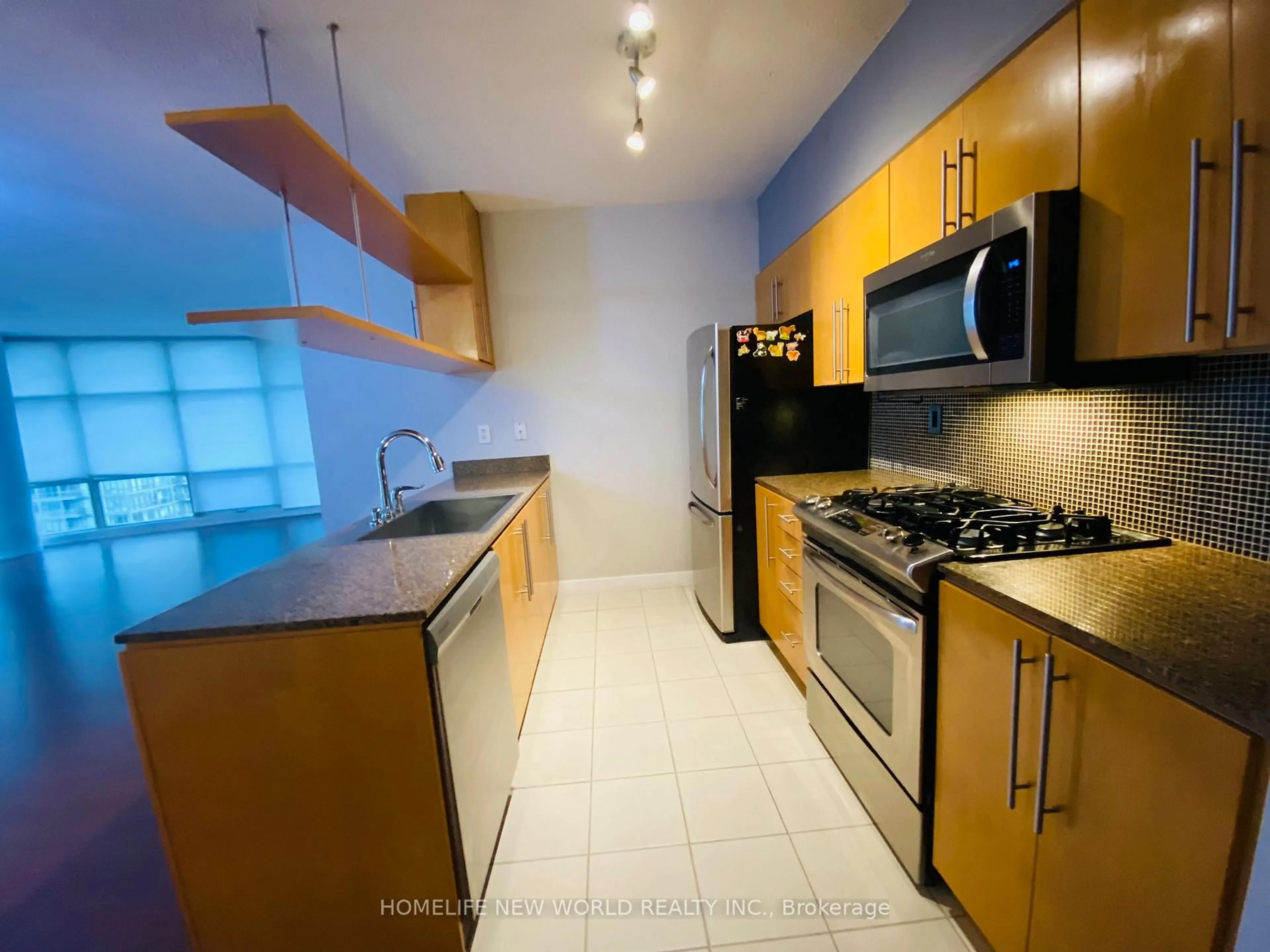 Standard kitchen, unknown for 10 Navy Wharf Crt #1009, Toronto Ontario M5V 3V2