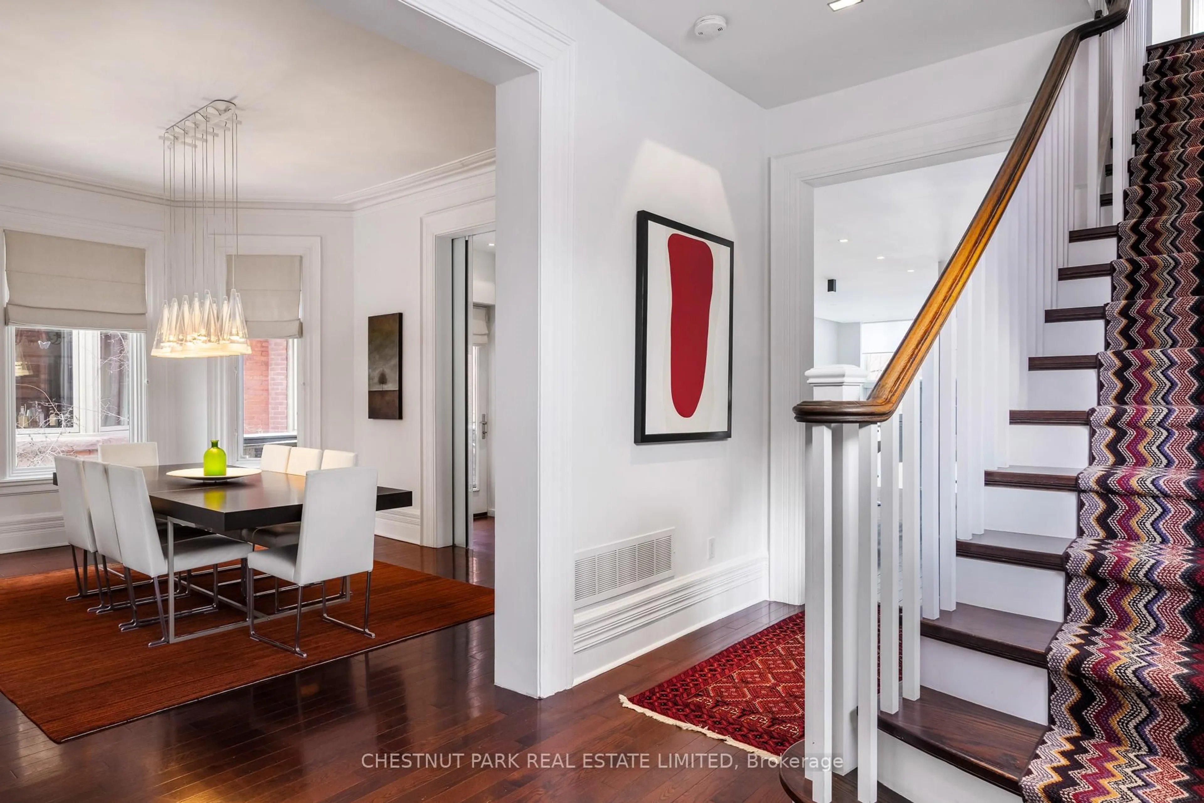 Indoor entryway for 1 Hawthorn Ave, Toronto Ontario M4W 2Z1
