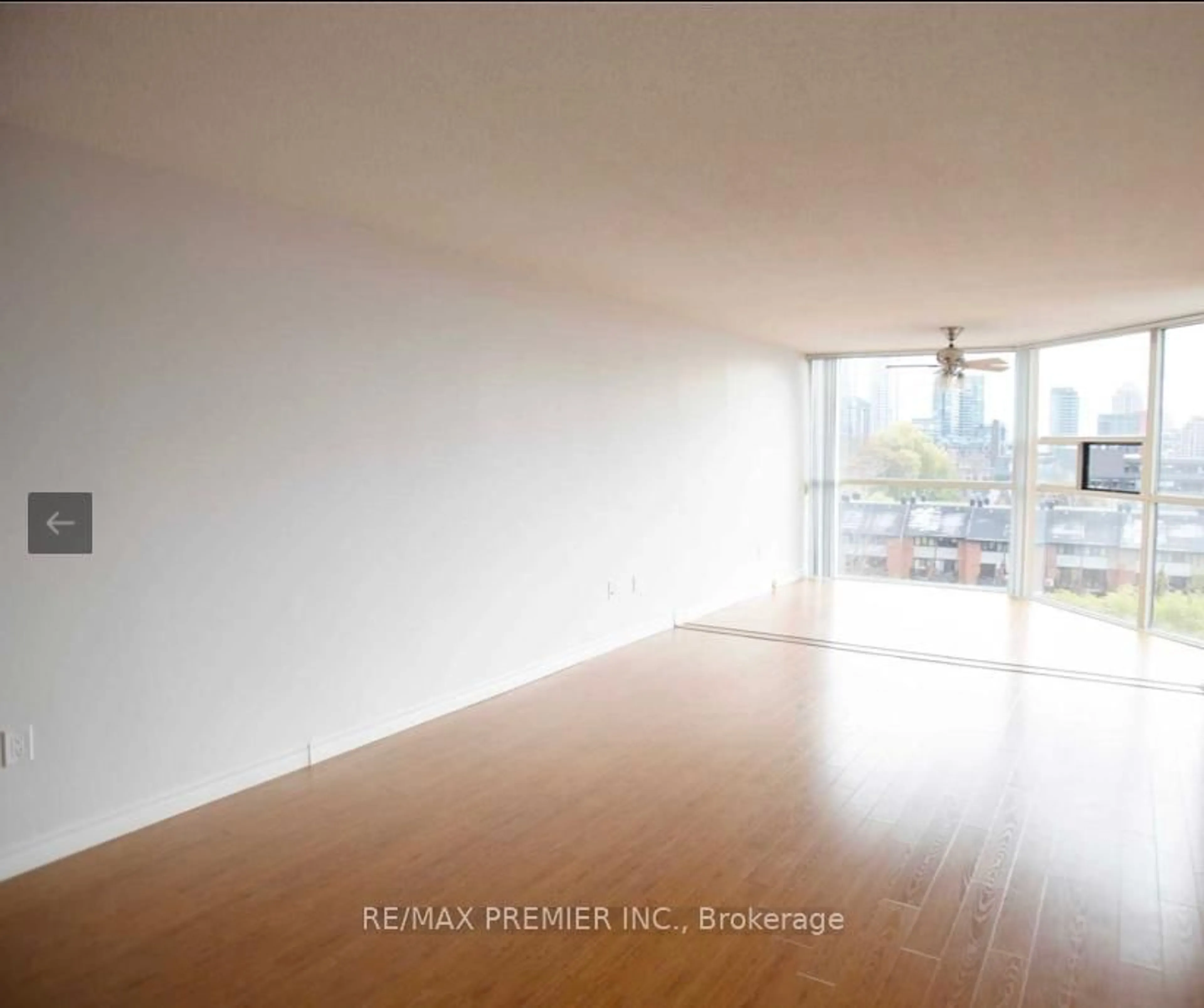 A pic of a room for 725 King St #604, Toronto Ontario M5V 2W9