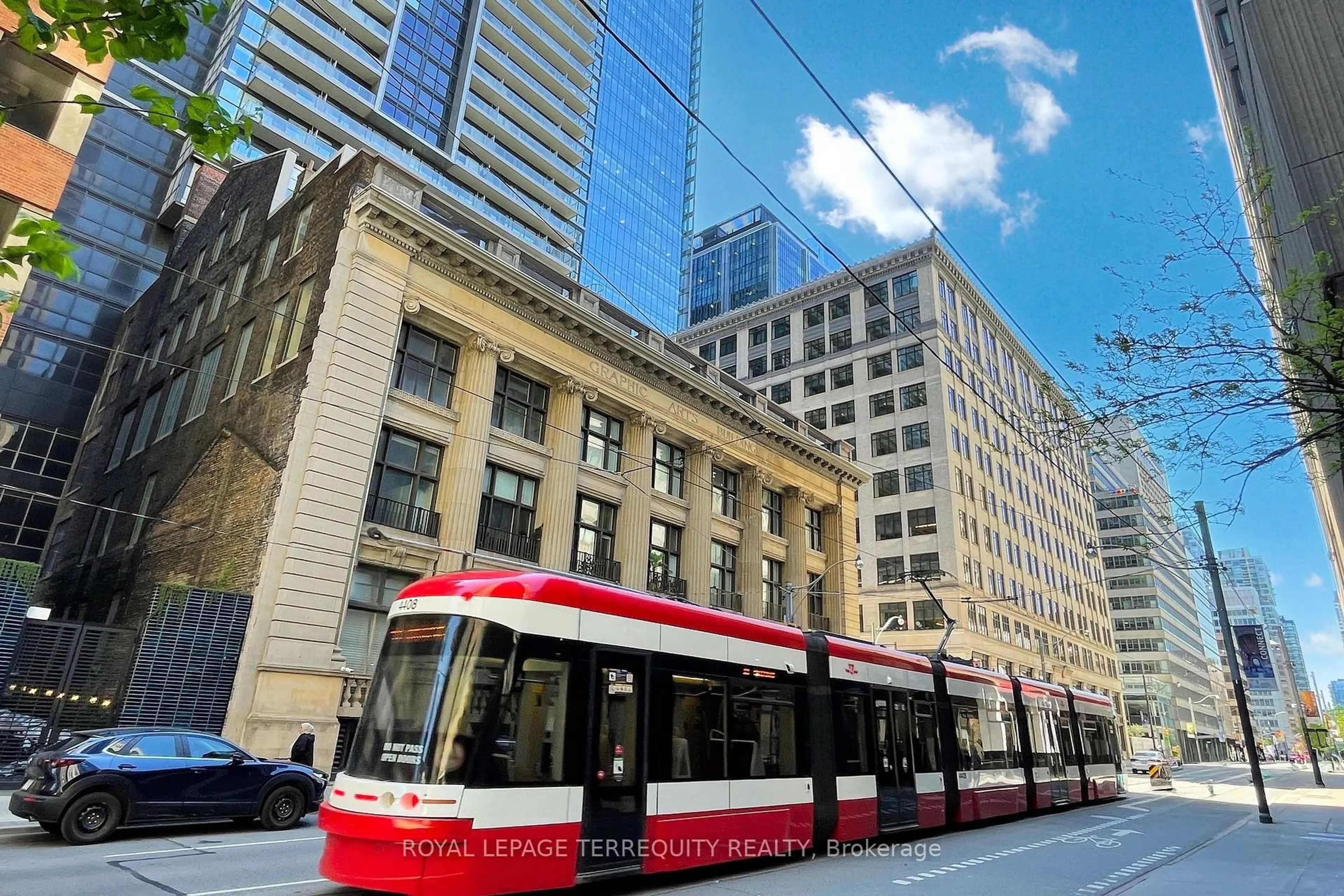 Patio, street for 73 Richmond St #201, Toronto Ontario M5H 4E8