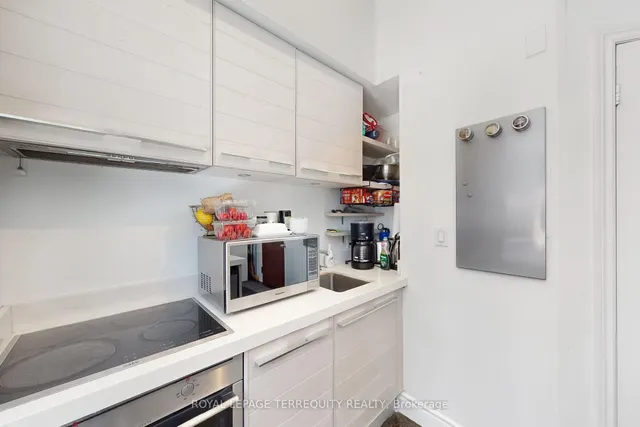 Additional property image - 73 Richmond St Unit 201