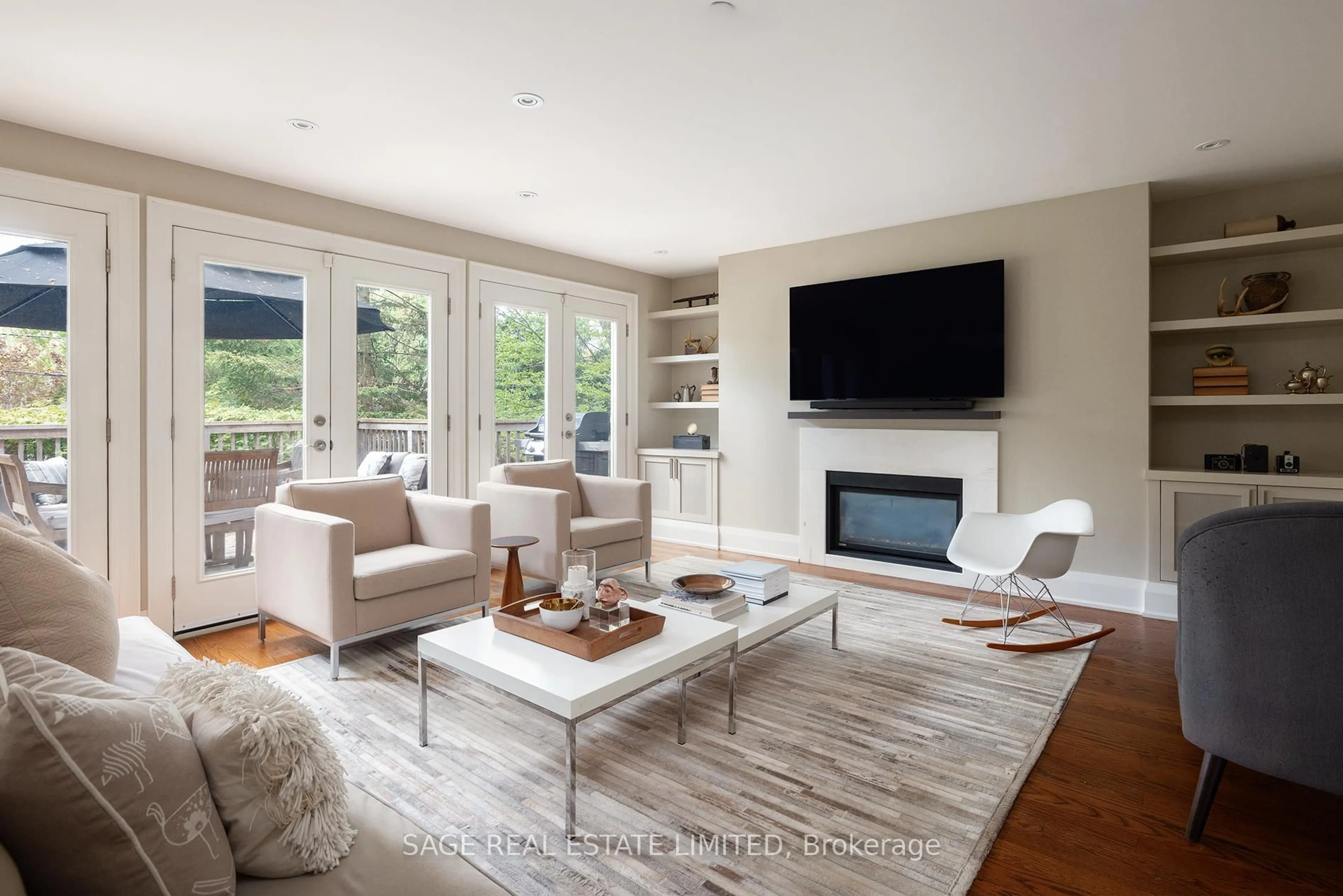 Living room with furniture, unknown for 9 Canfield Pl, Toronto Ontario M3B 2V5