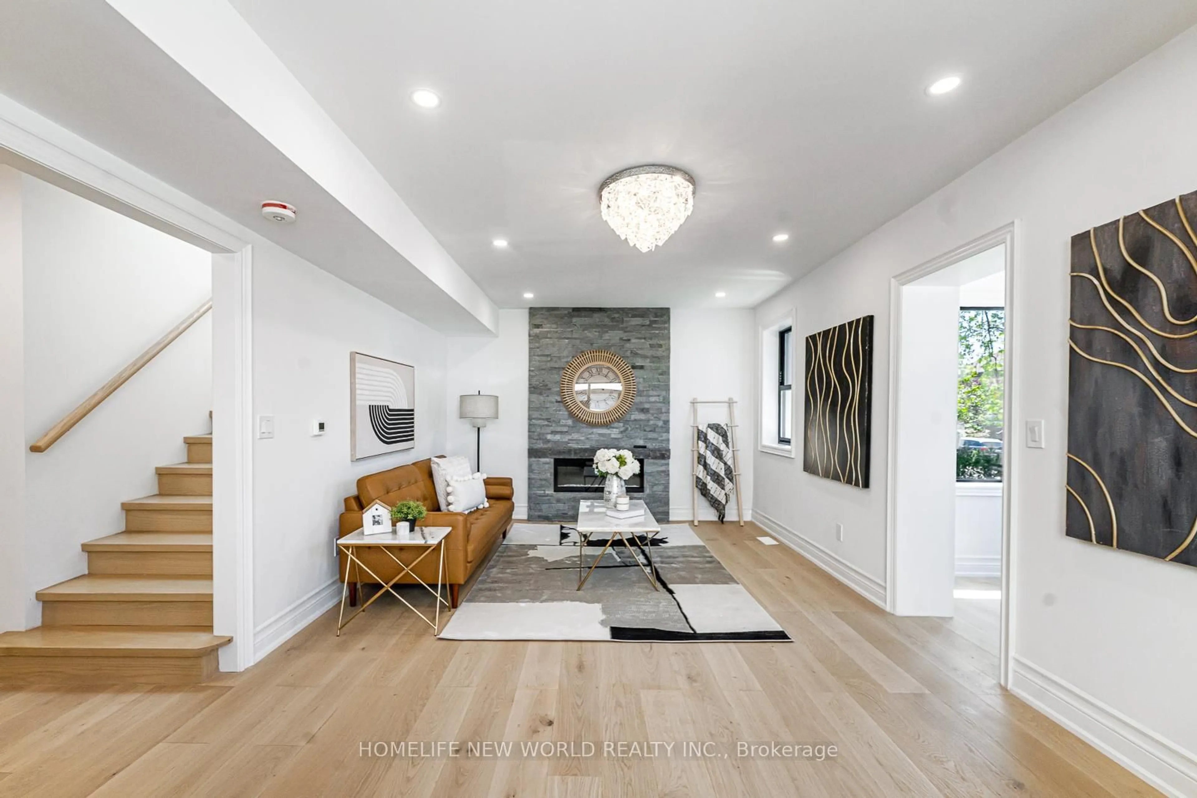 Indoor entryway for 9 Rusholme Dr, Toronto Ontario M6J 3K1