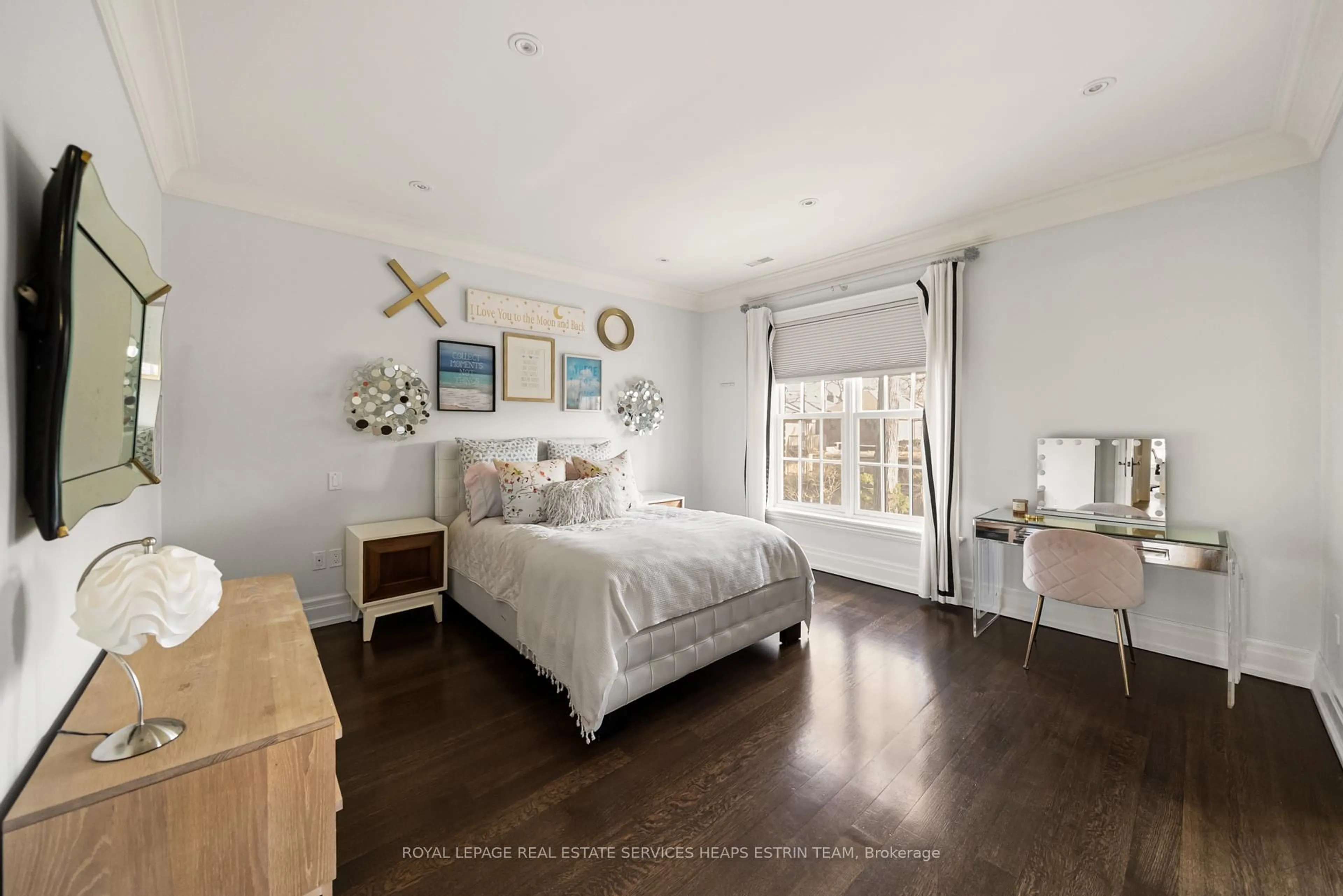 Bedroom with bed, unknown for 243 Rose Park Dr, Toronto Ontario M4T 1R6