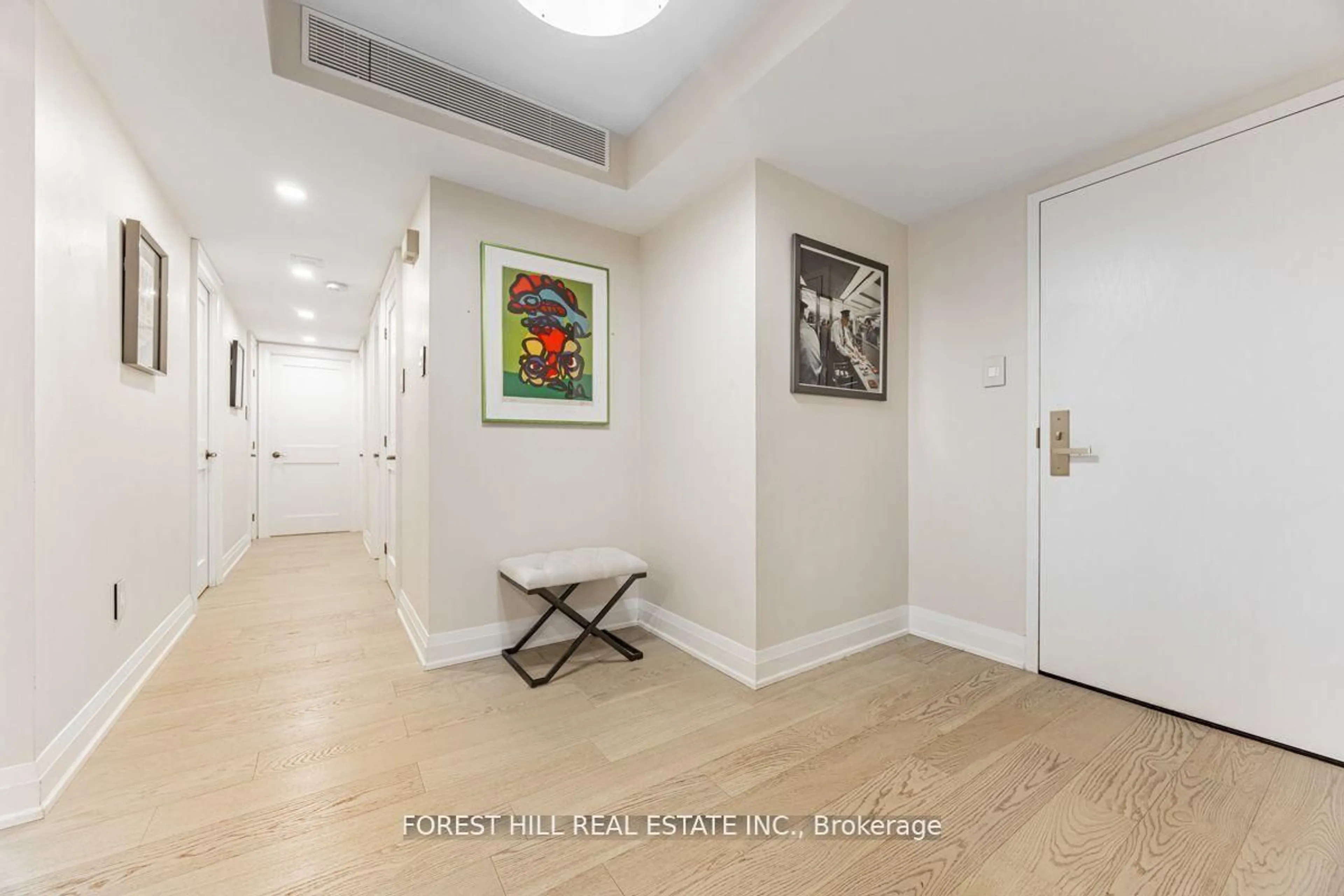 Unknown for 900 Yonge St #201, Toronto Ontario M4W 3P5