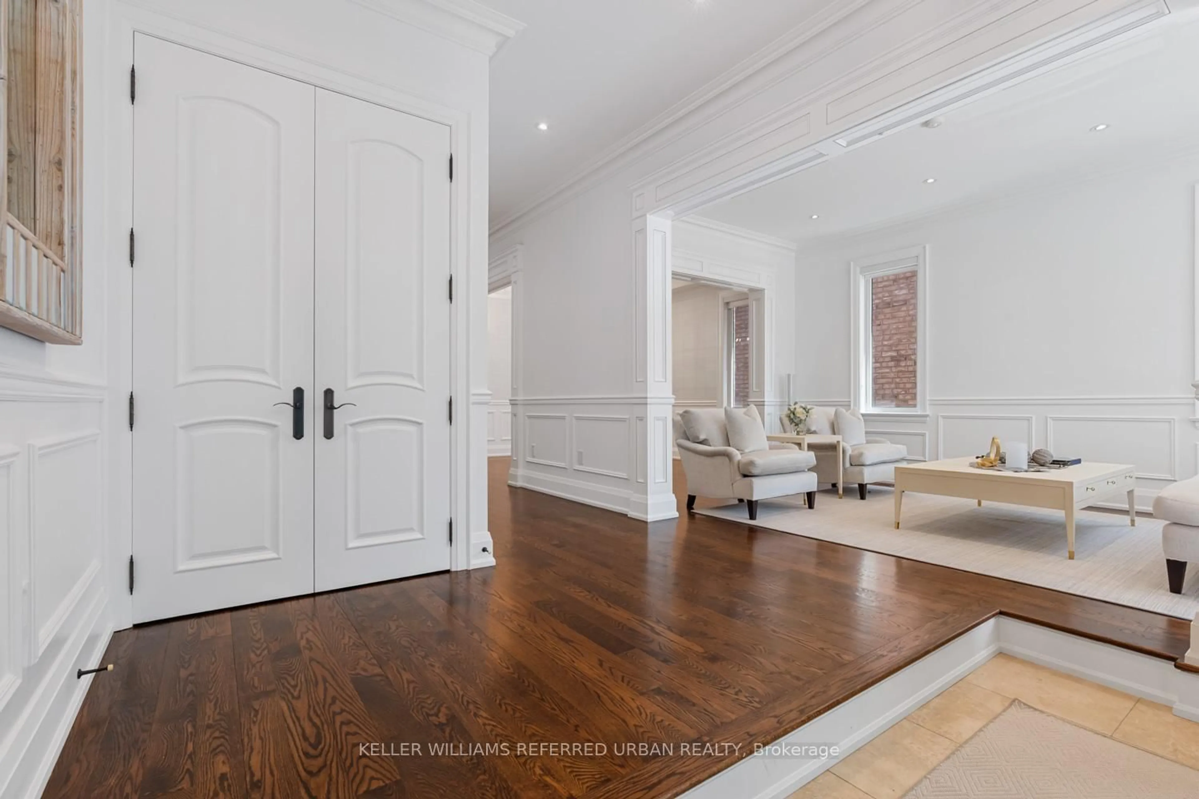 Indoor entryway for 92 Felbrigg Ave, Toronto Ontario M5M 2M4