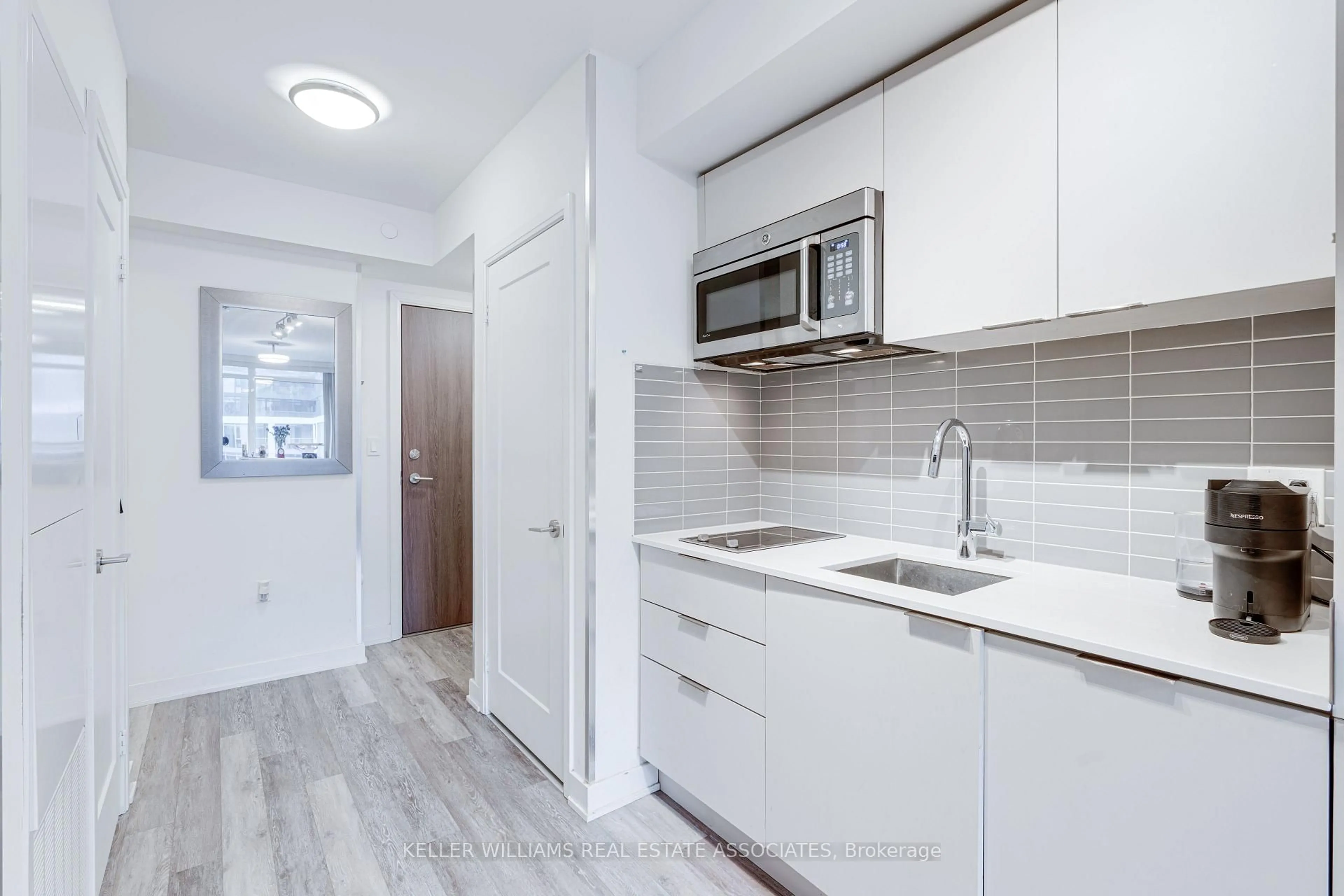 Standard kitchen, unknown for 576 Front St #402, Toronto Ontario M5V 1C1